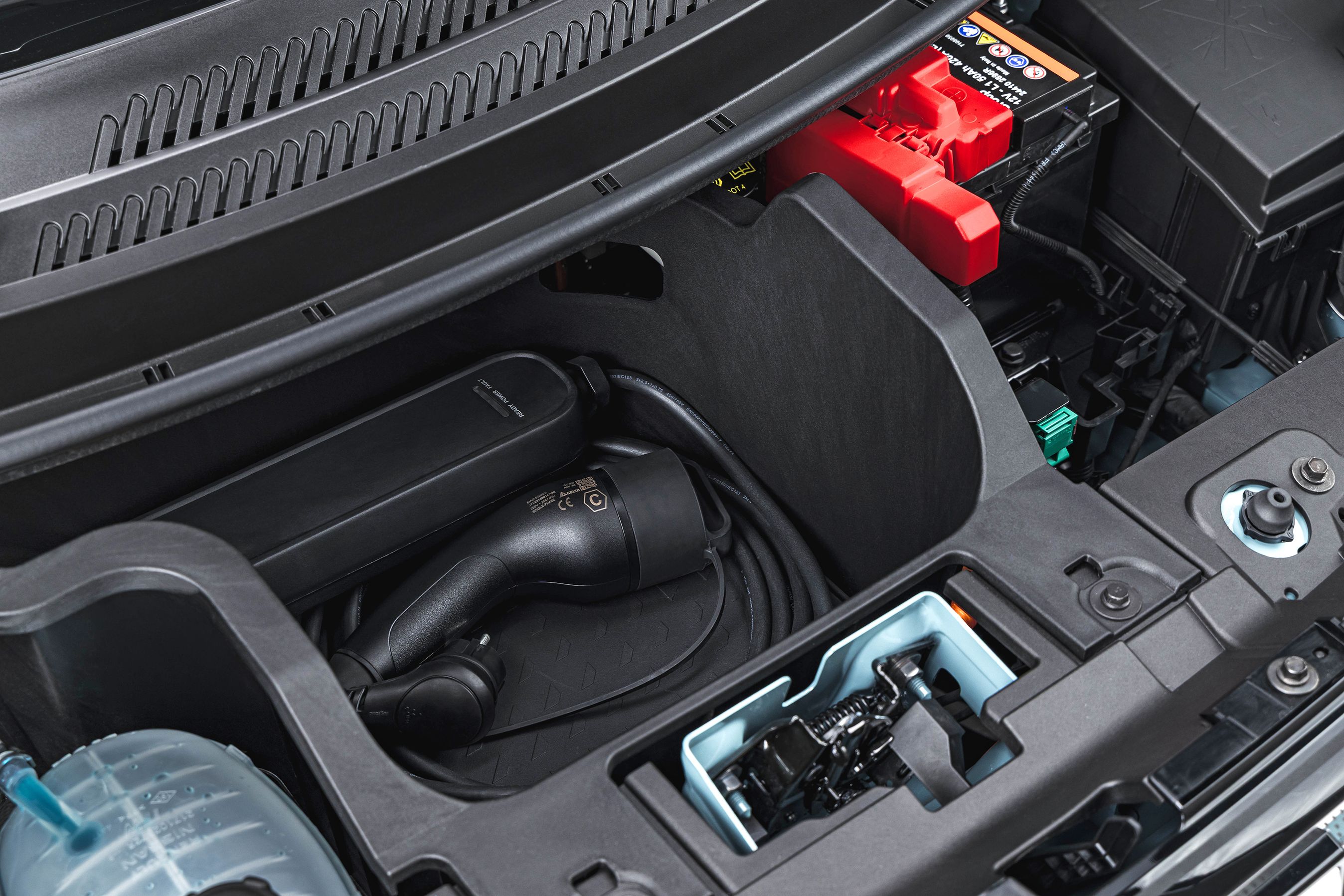 Frunk i Dacia Spring.