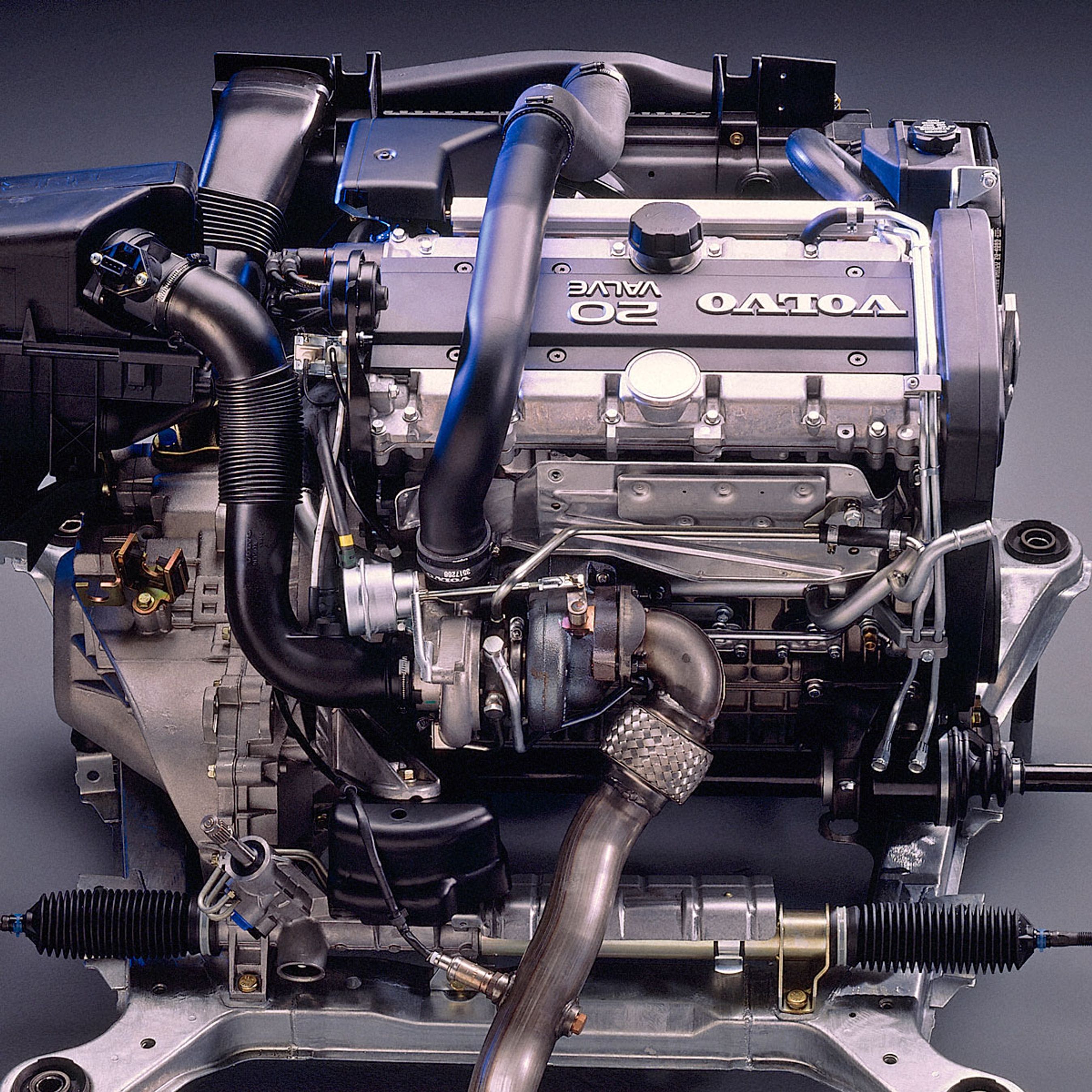 Den originale femcylindrede motor her i en 2,3 liters udgave. Den havde fire ventiler pr. cylinder.