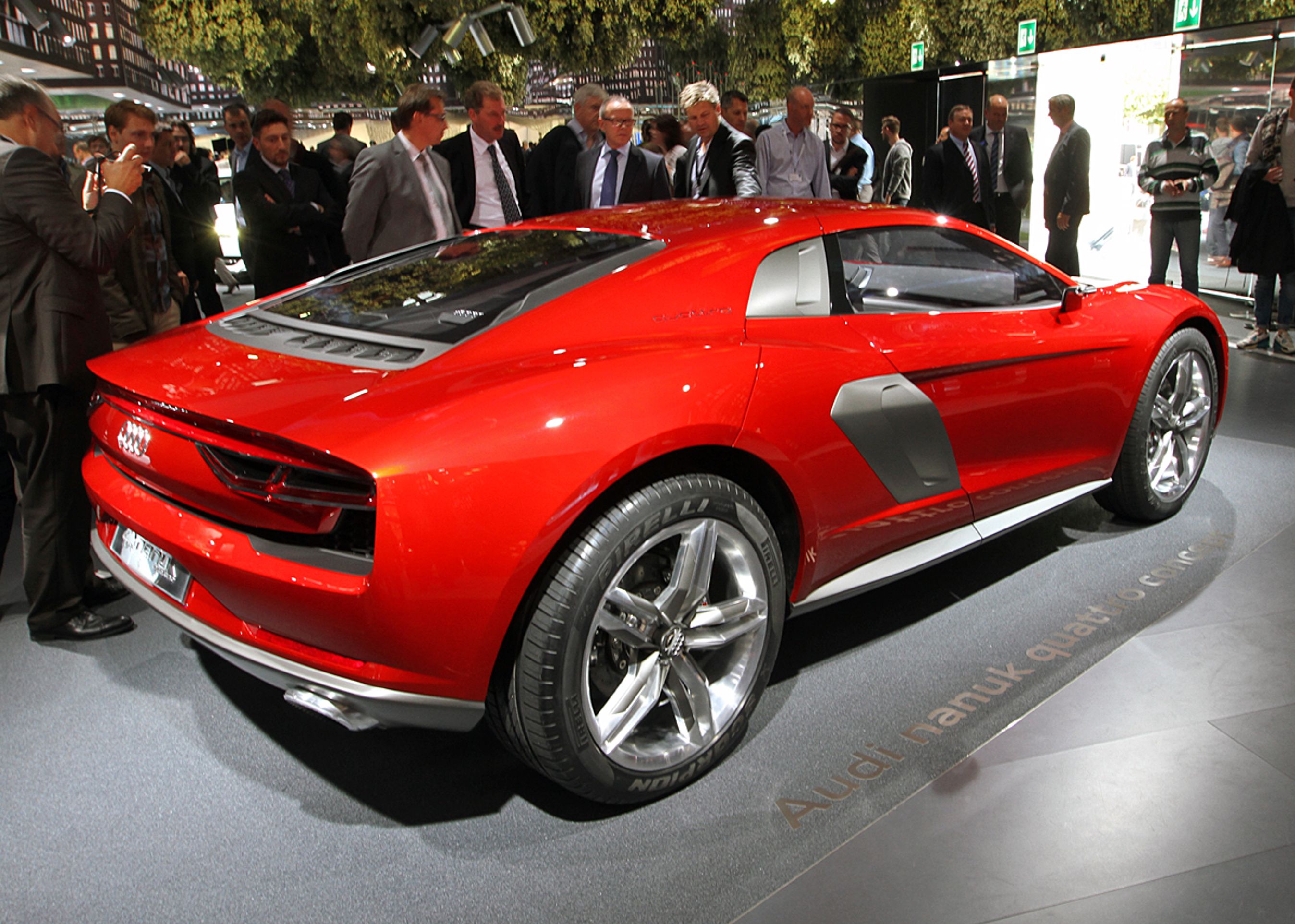 Audi Nanuk Quattro Concept har firehjulstræk, firehjulsstyring og V10-dieselmotor. Den kan hamle op med Ferrari.