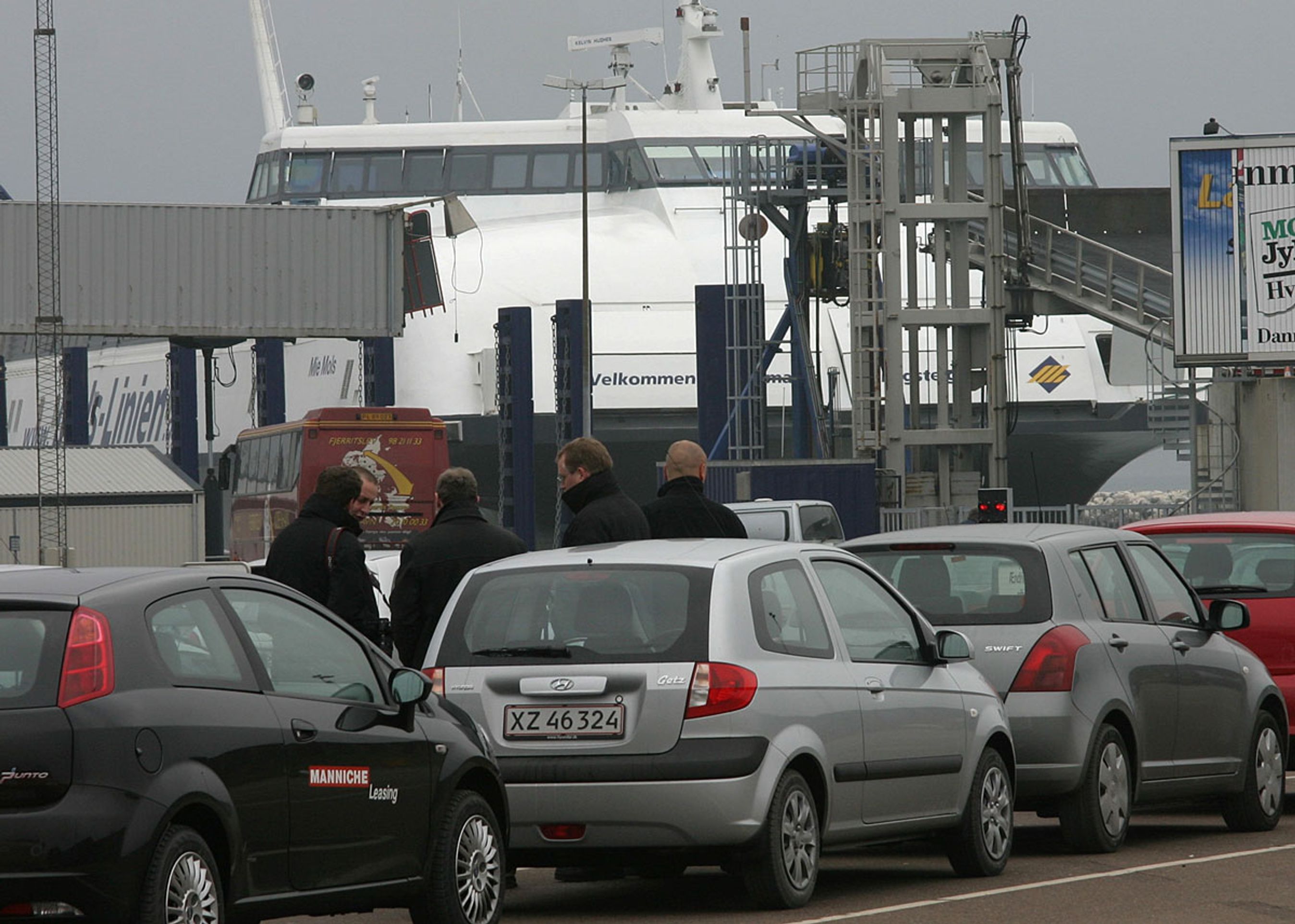 Bilister kan fremover komme til at holde længe i Odden Færgehavn, hvis de ikke når færgen. På hverdage er der nemlig kun to afgange i døgnet, morgen og aften.