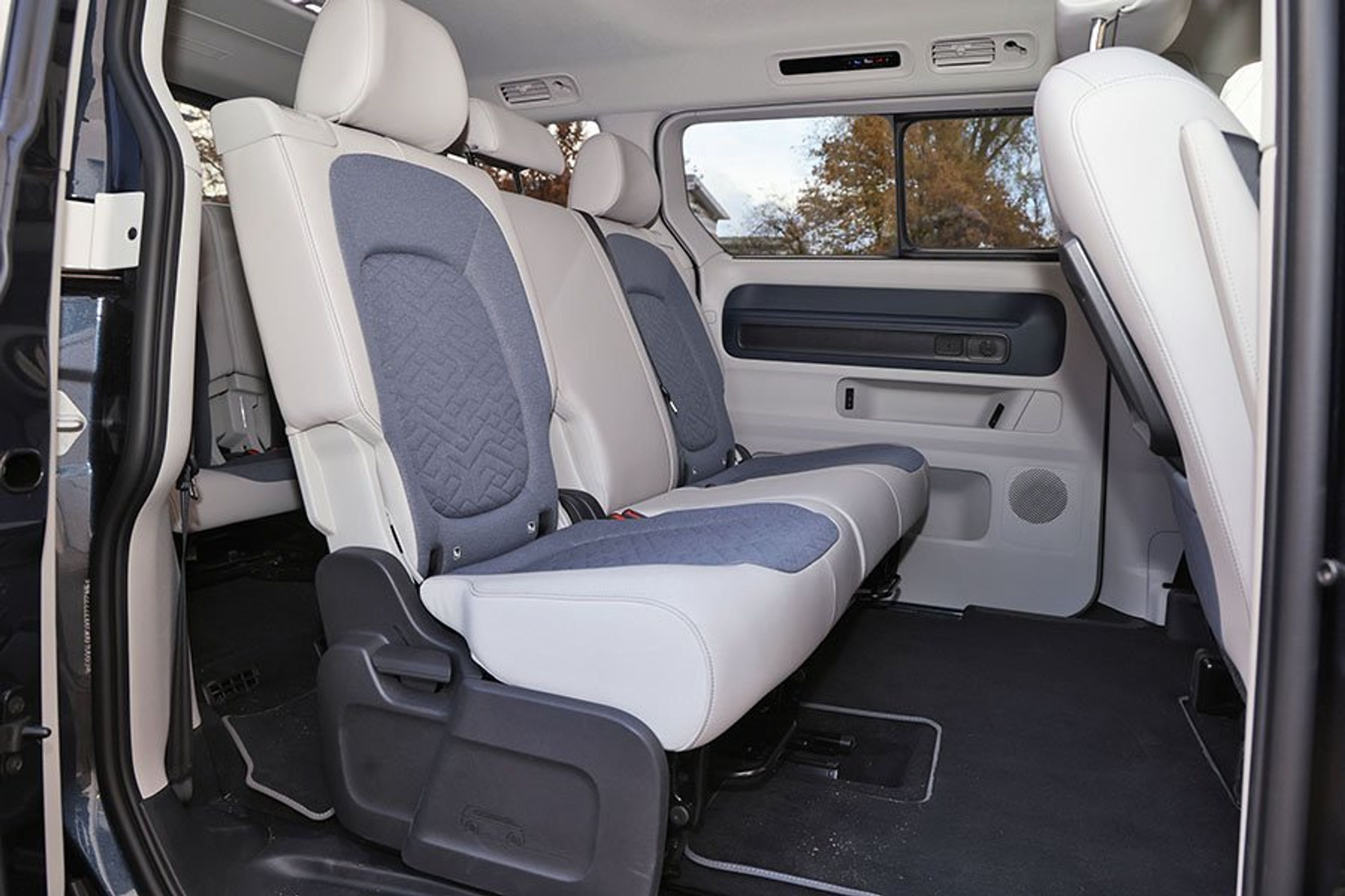 Anden sæderække i en VW ID. Buzz Lang