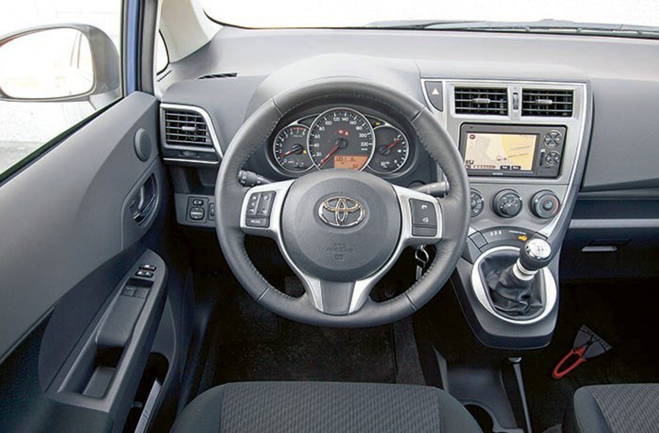 Toyota Verso-S kabine