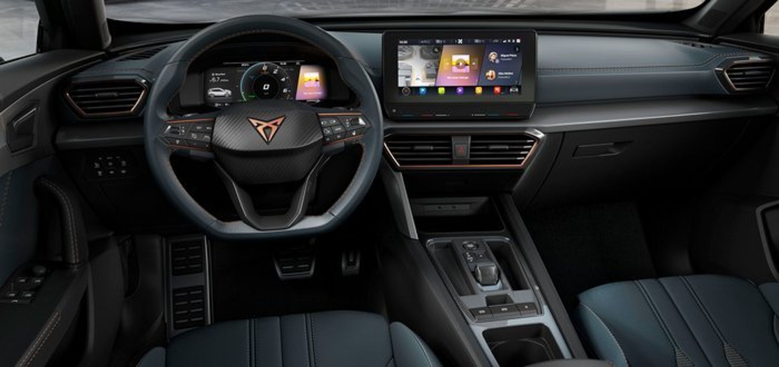 Førerpladsen i Formentor har bl.a. en 10-tommer trykskærm.