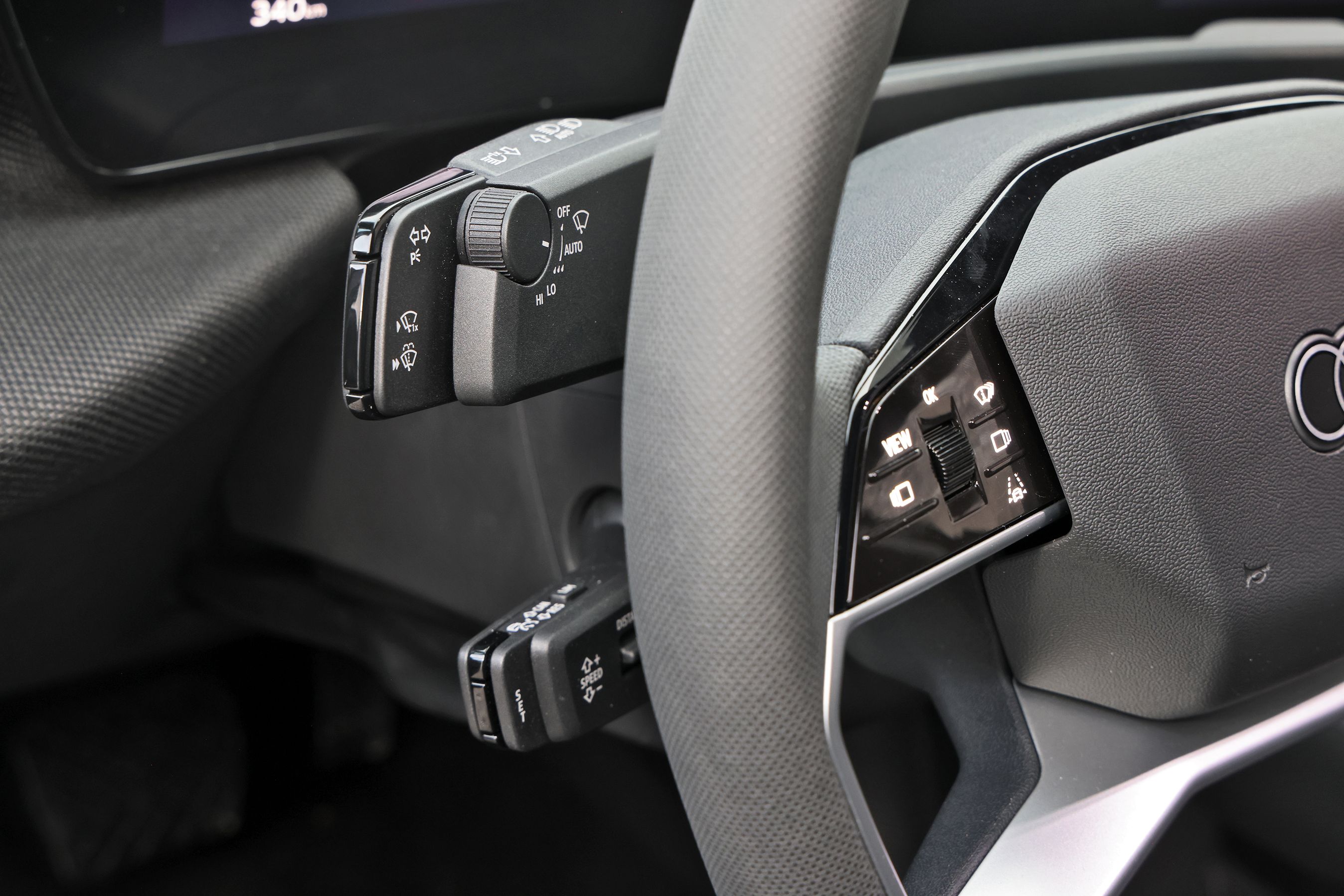 Blinklyset på Audi A2 fra 2026. Du kan også se en del af rattet.