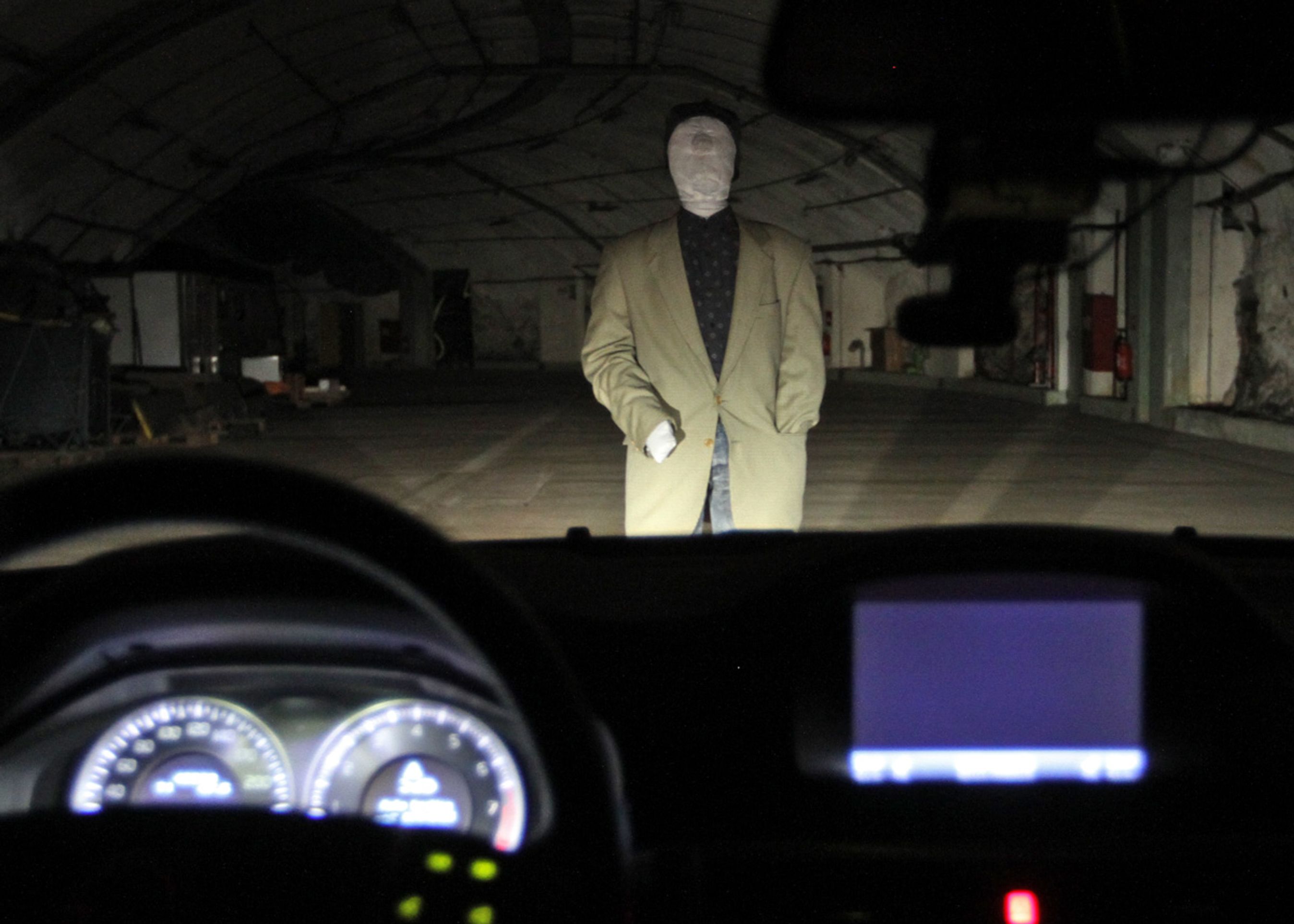 Med den nye kamera- og computerteknik kan Volvos nødbremse se og genkende både fodgængere, cyklister og dyr i mørke.