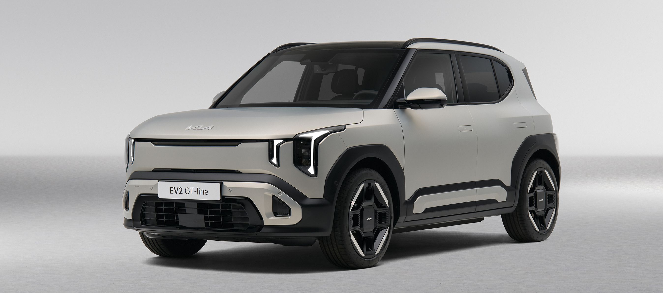 Kia EV2 grå skråt forfra.