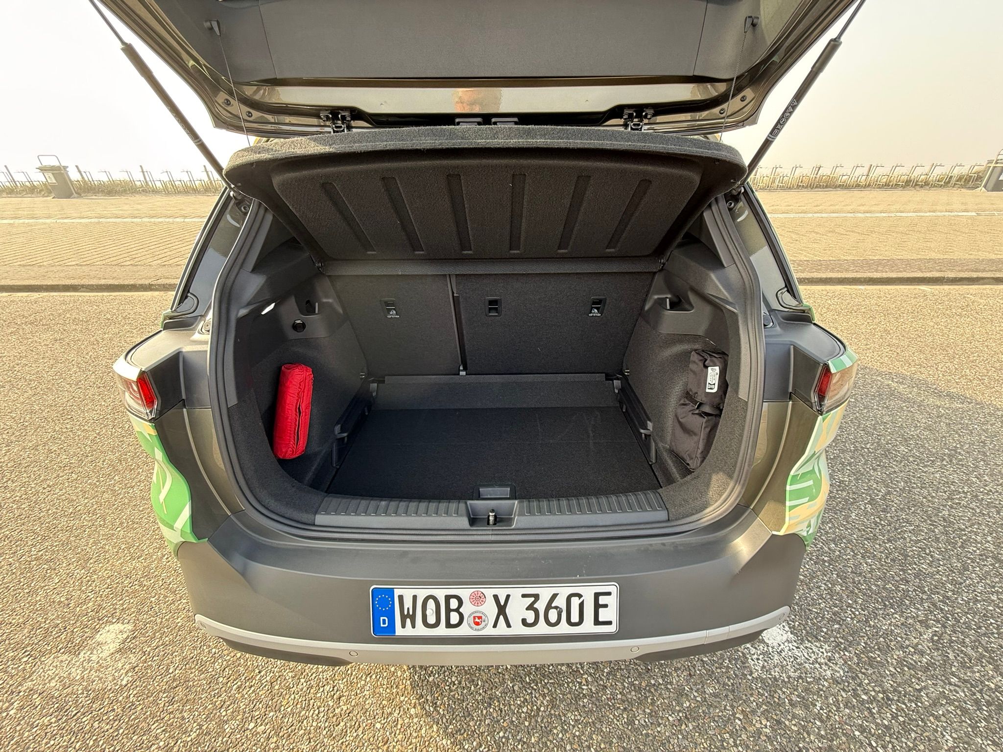 Bagagerummet i en VW ID. Cross, hvor bagklappen står åben