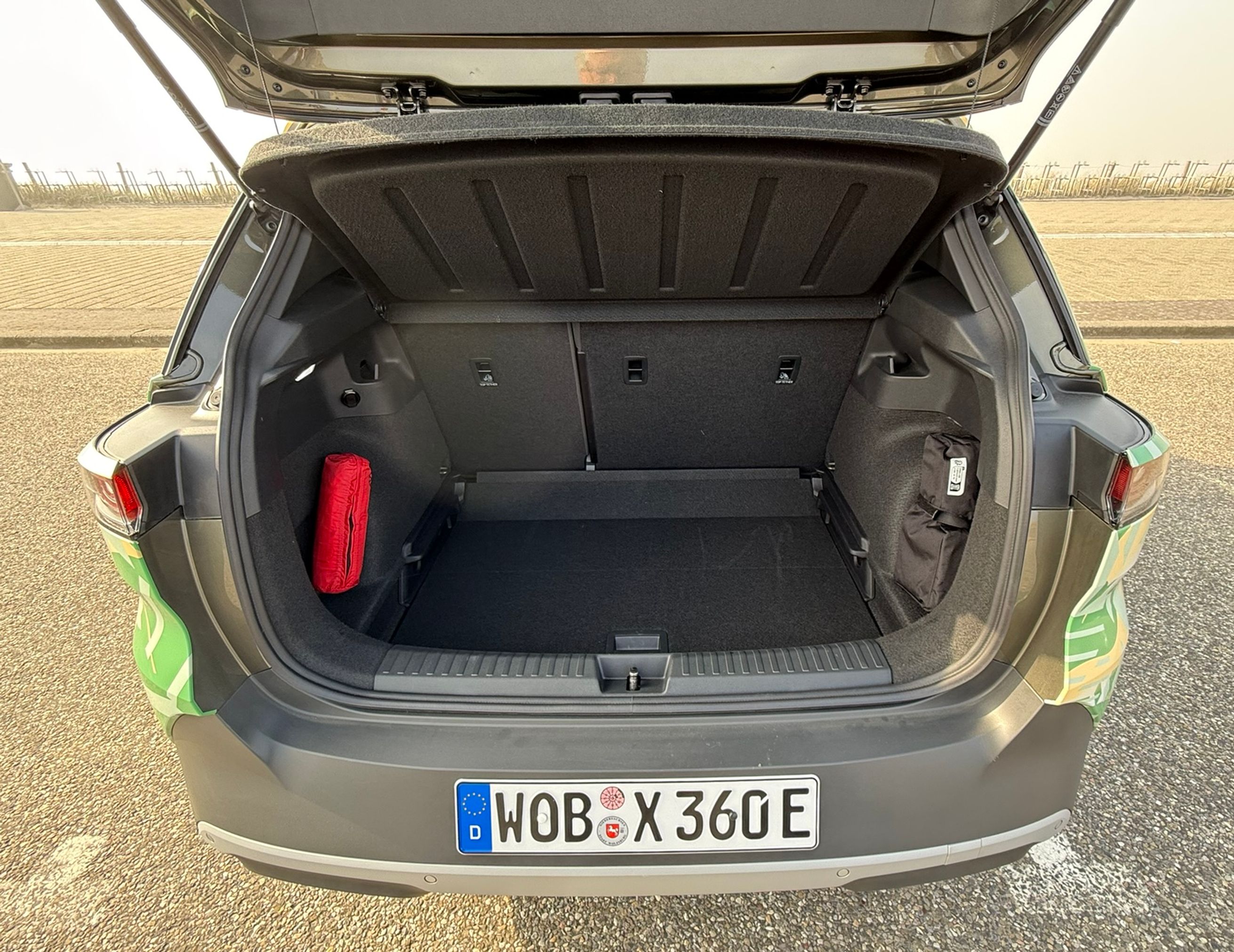 Bagagerummet i en VW ID. Cross, hvor bagklappen står åben