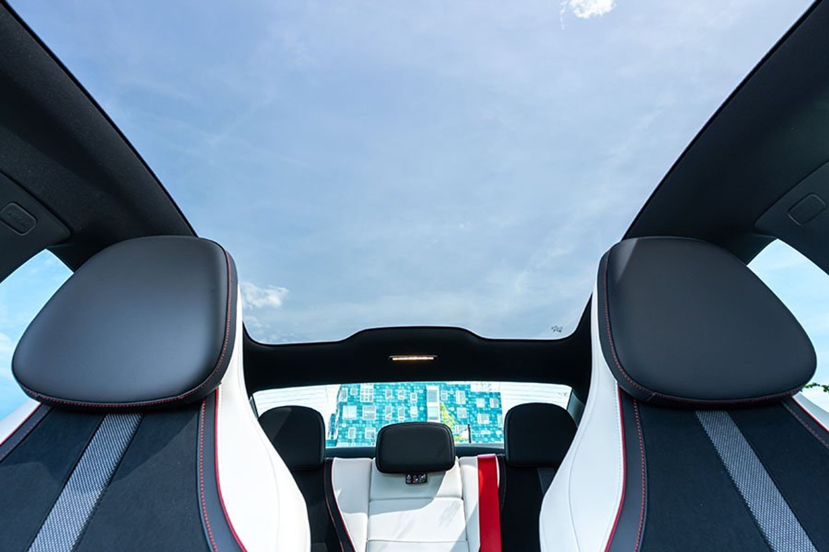 Glastag på en Mercedes CLA