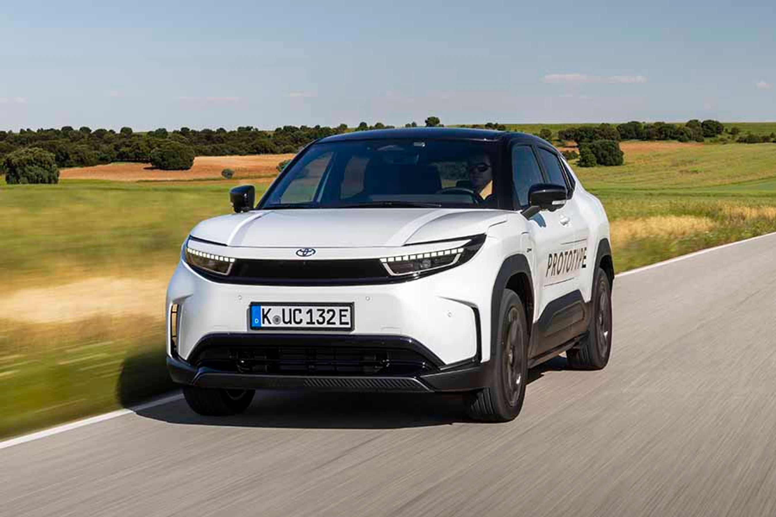 Toyota Urban Cruiser er en elektrisk mini-SUV. Den fås med to batteristørrelser til priser fra 235.000 kr.