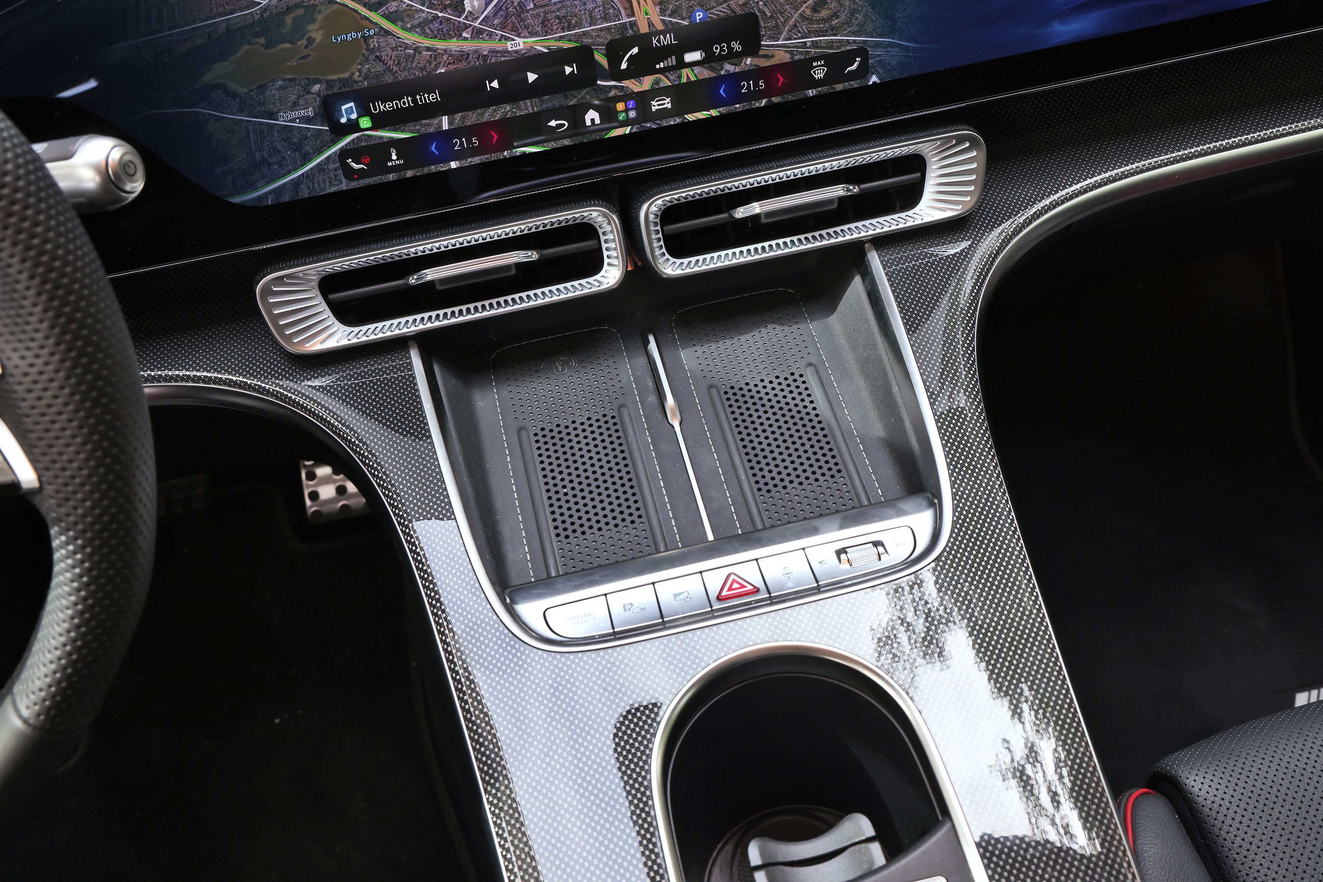 Mobilopladere i en Mercedes-Benz GLC