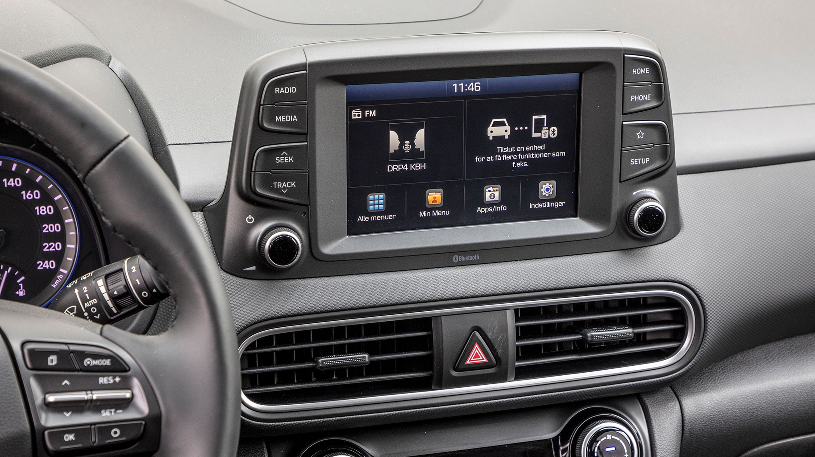 I denne udgave er skærmen ikke imponerende i størrelsen, men funktionen er fin.