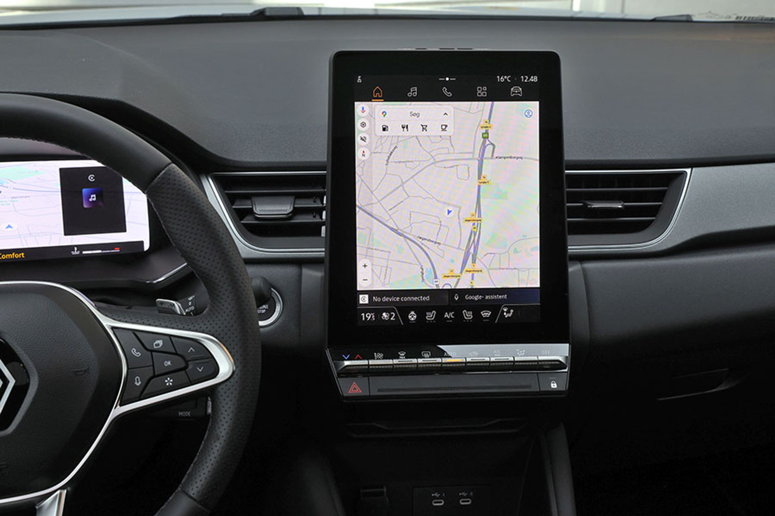 GAS – eller Google Automotive System – er det nye betjeningssystem i mange af Renaults modeller. Og det fungerer meget bedre og mere intuitivt end Renaults tidligere menusystemer. Nyt på Captur er knapper til at styre volumen på toppen af skærmen, der er nemme at finde selv uden at kigge!