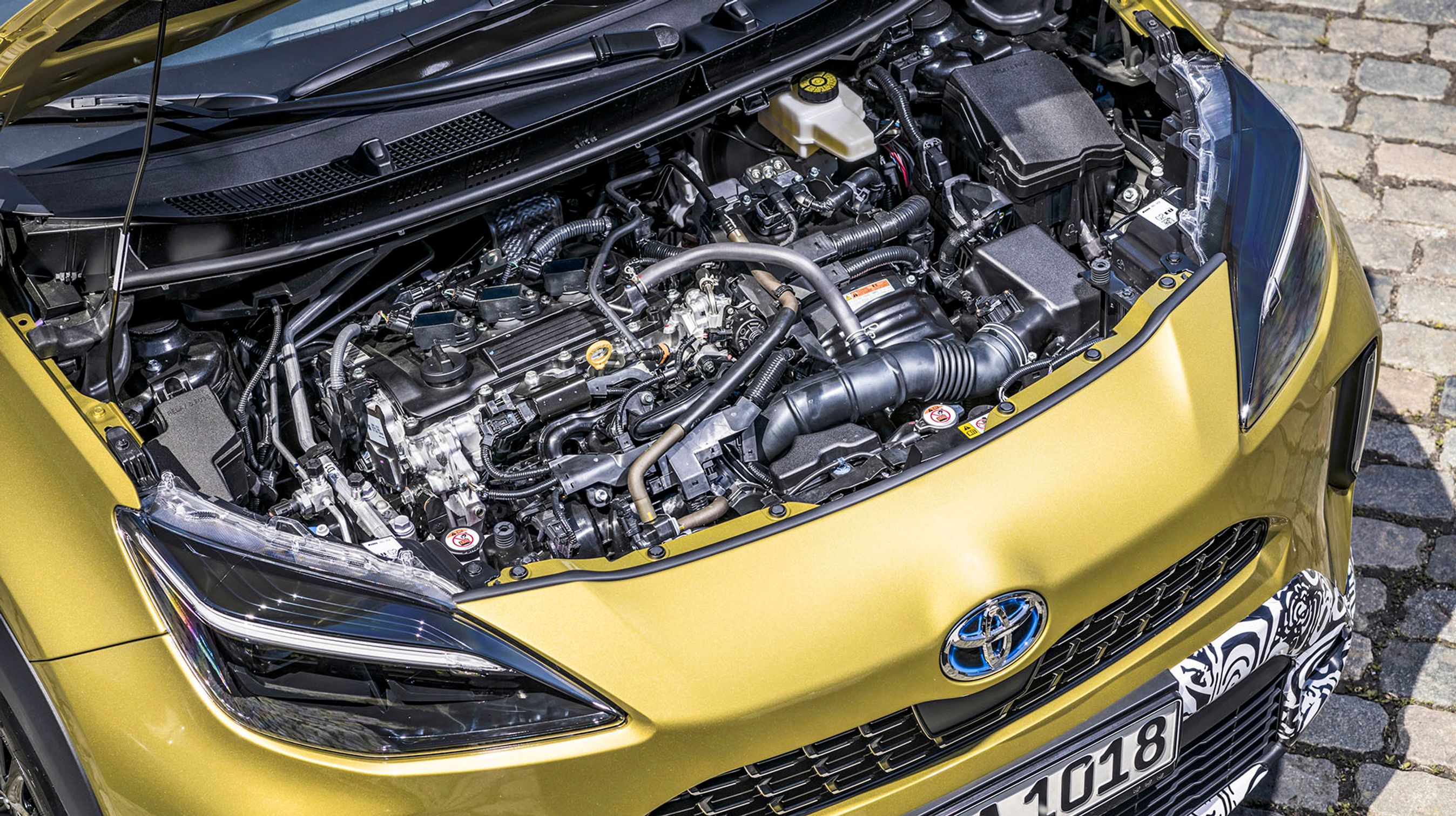 Der kommer kun hybrid-udgaver af Yaris Cross til Danmark. Teknikken er bygget op omkring en trecylindret 1.5-litermotor, der er er koblet til en CVT-gearkasse af Toyotas nyeste fjerde generation. Den virker grundlæggende udmærket.