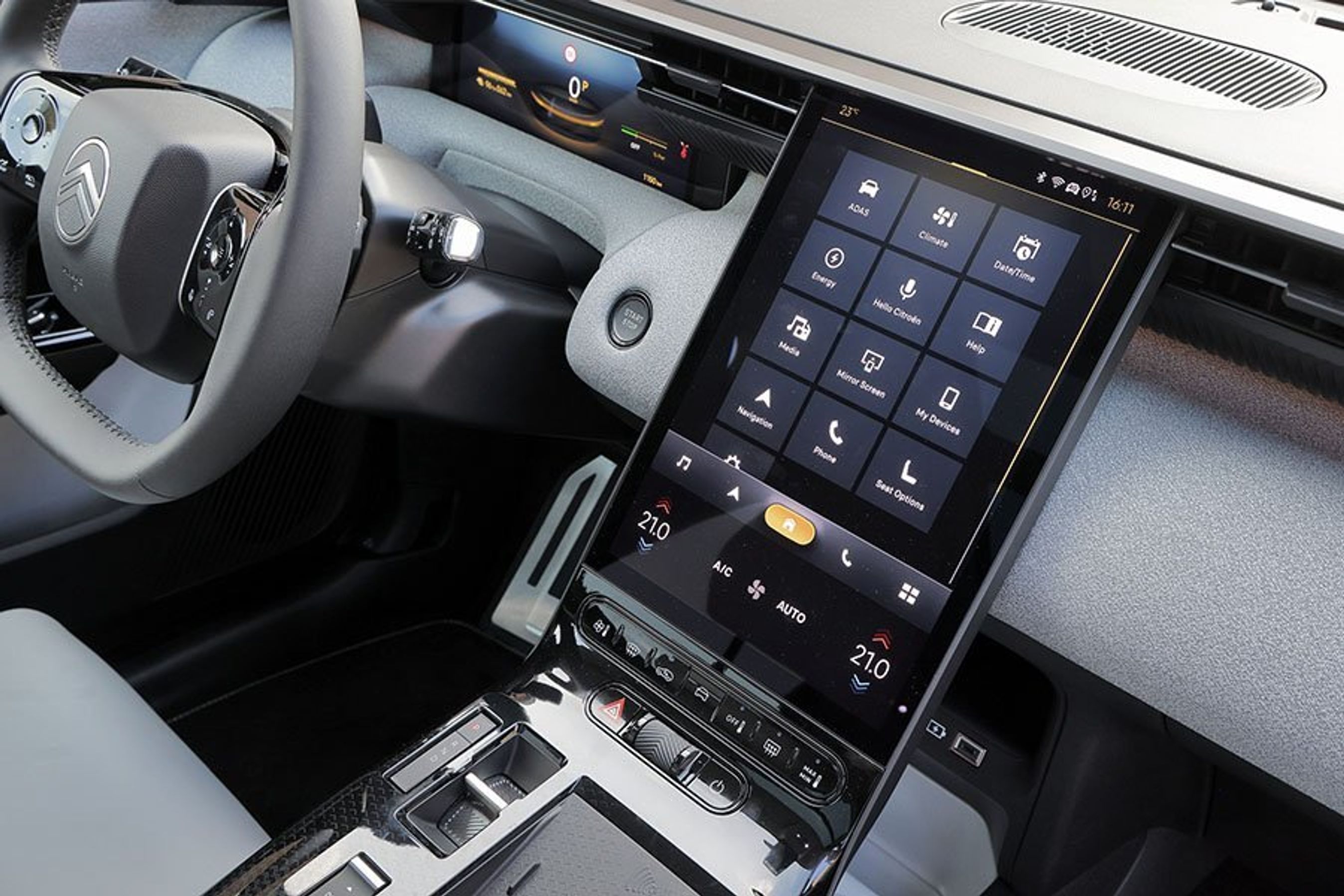 Stor skærm i en Citroën ë-C5 Aircross