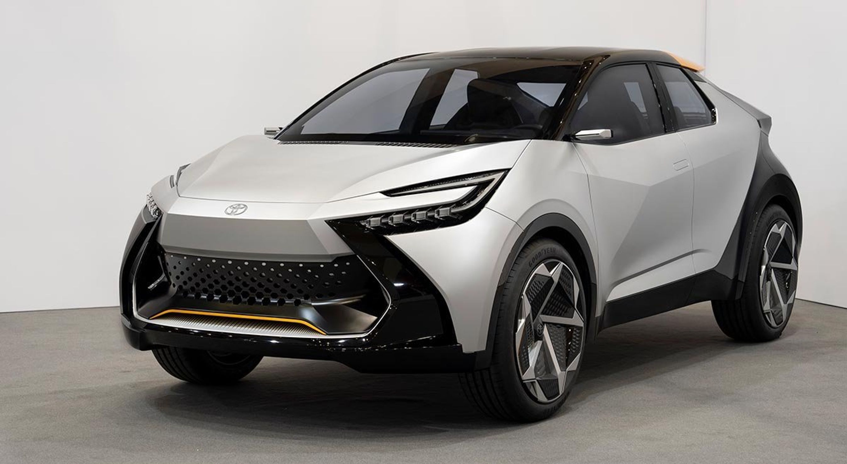 Designet på den næste C-HR bliver mere ekstremt end på den nuværende. Front-designet kalder Toyota for hammerhaj efter fisken med den særlige snude.