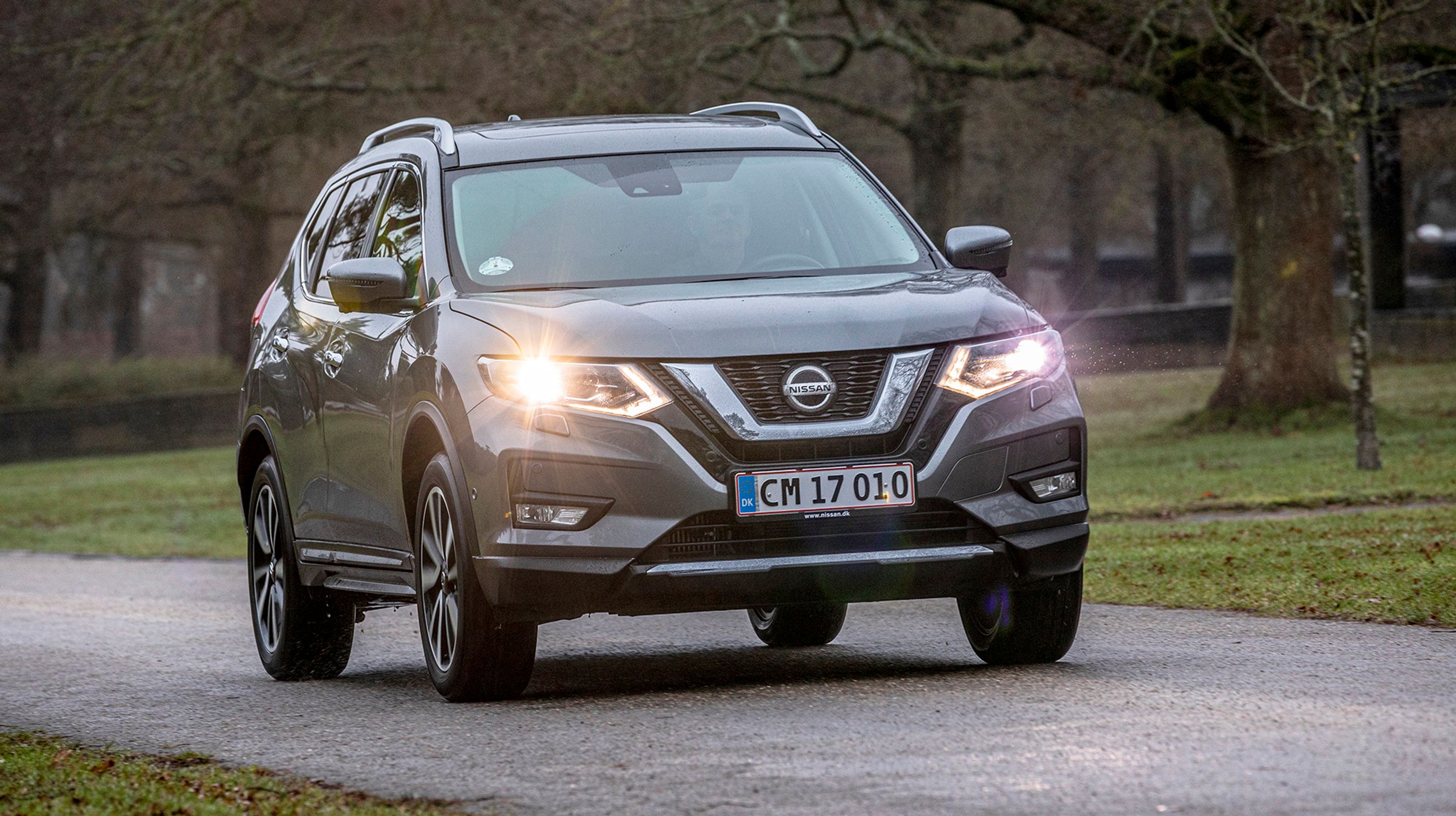 X-Trail har en fin nødbremse og blindvinkelalarm. Men vi savner en adaptiv fartpilot, den er tilkøb til 4.500 kr.