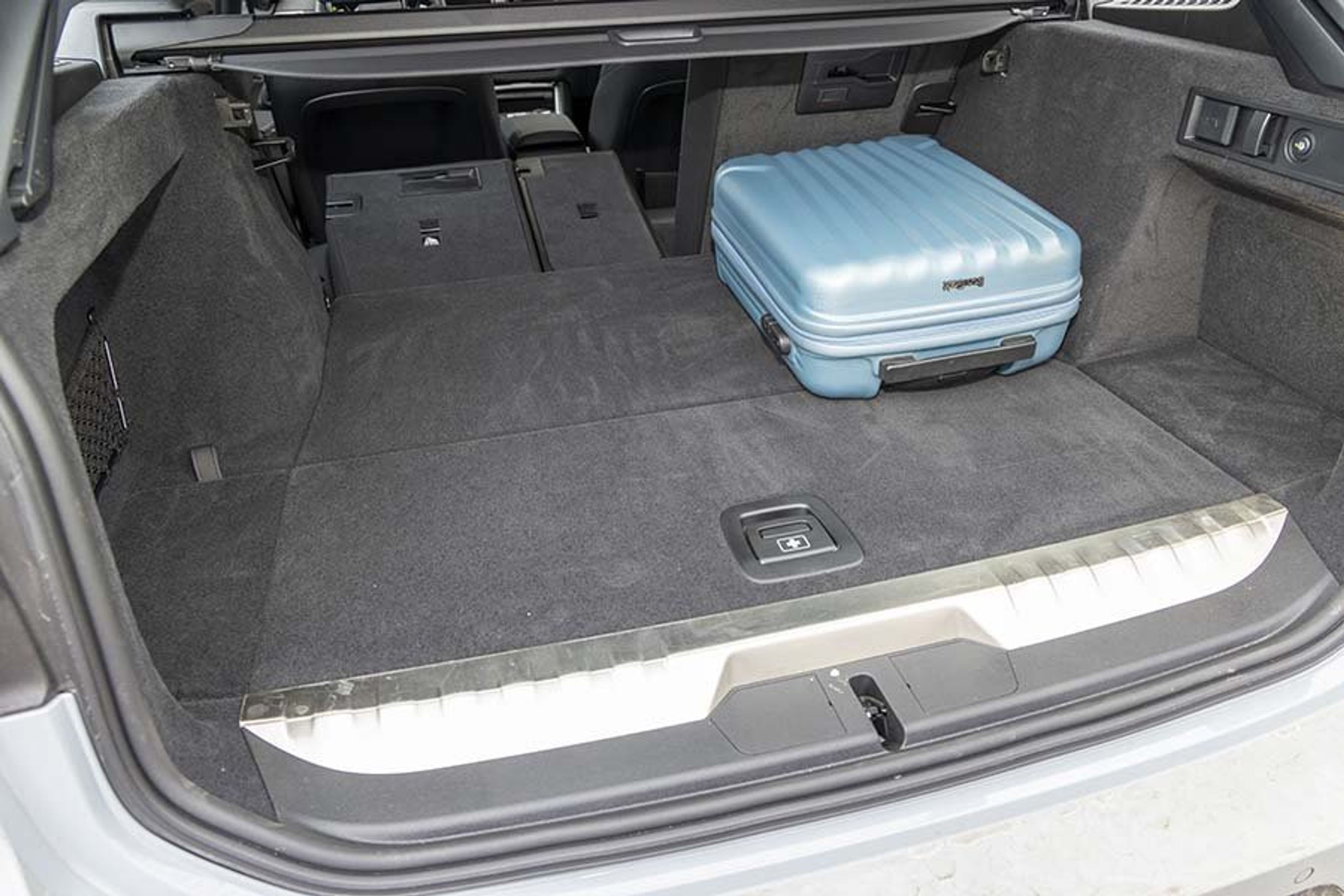 Plugin-hybridteknikken skrumper bagagerummet fra 500 til 410 liter. 