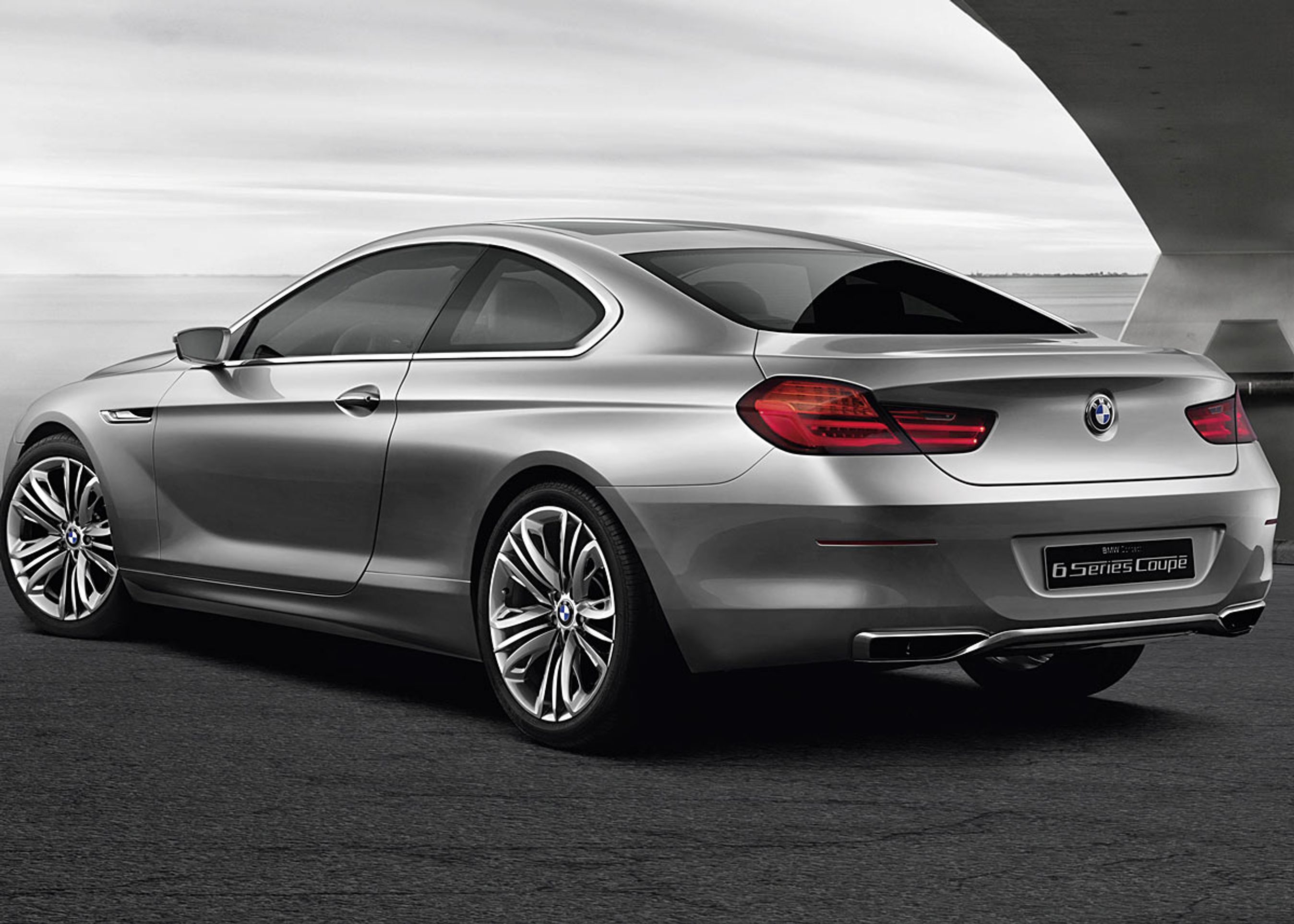 Der er stadig et lille knæk på bagsmækken - et designelement som tidligere designchef Chris Bangle indførte i mere markeret form.