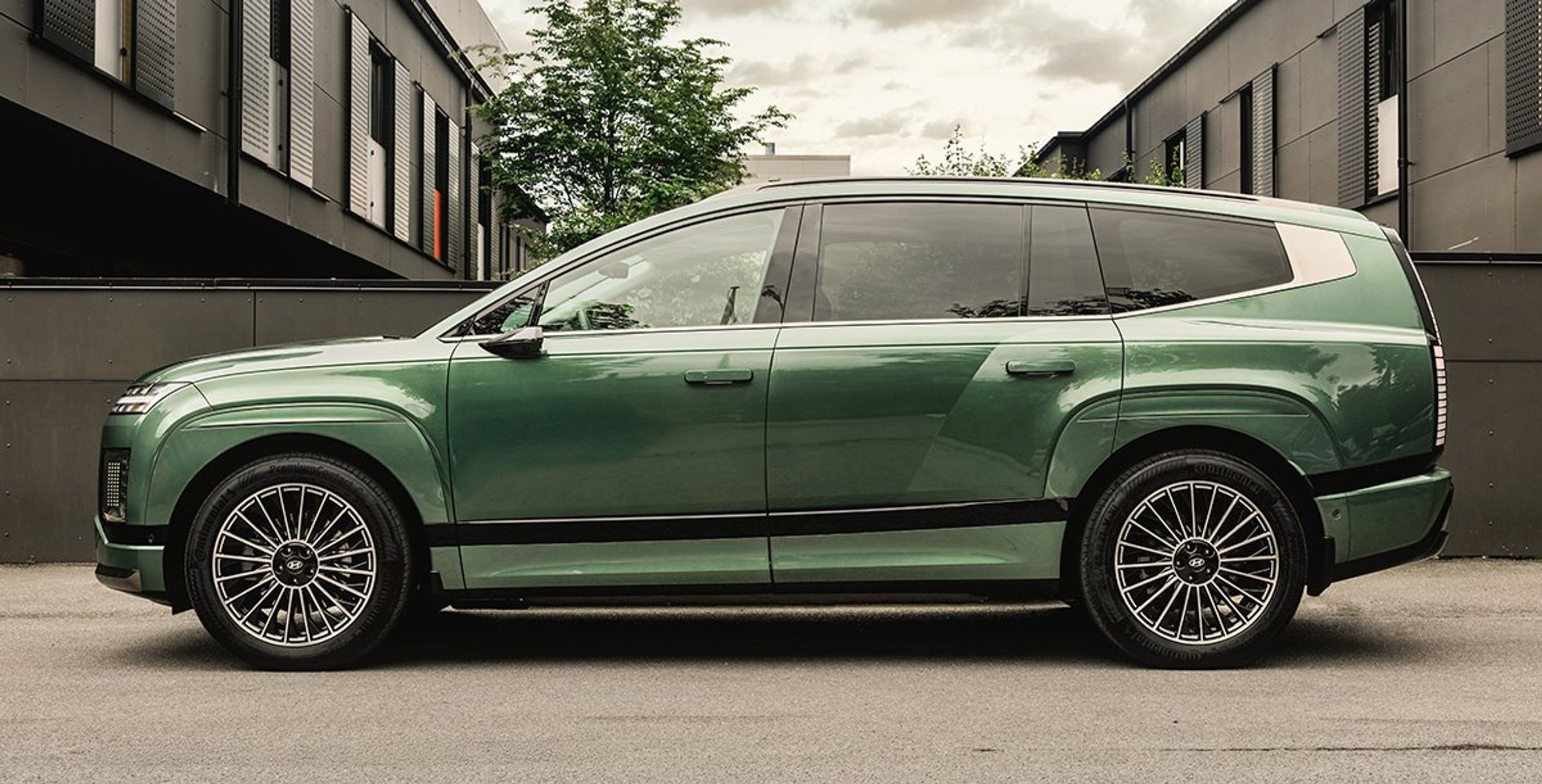 Hyundai Ioniq 9 i profil.