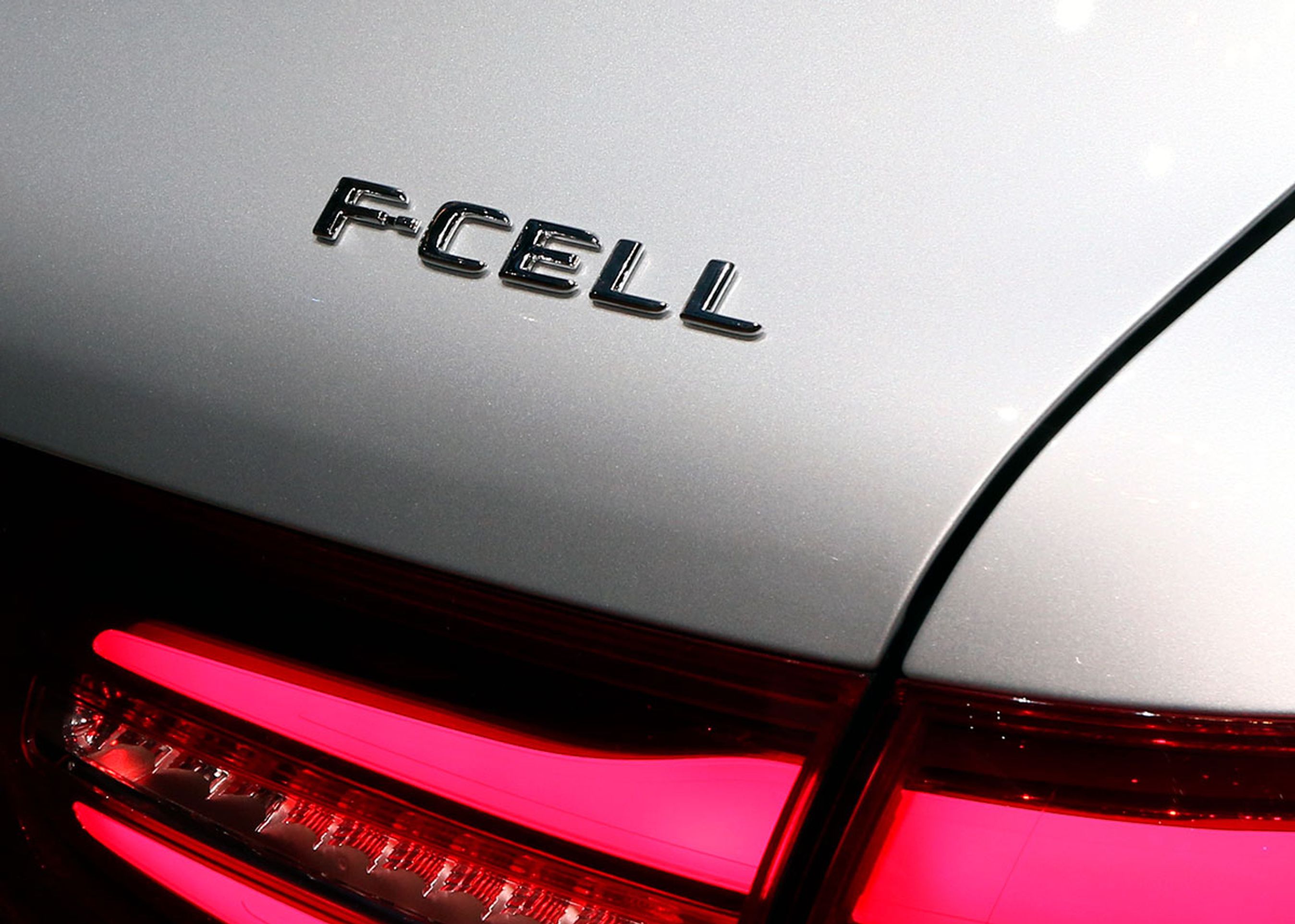 F-Cell er Mercedes’ betegnelse for brintbiler/brændselscellebiler. Den får tilføjet EQ Power, koncernens mærke for elektrificerede biler. Fotos: Torben Arent