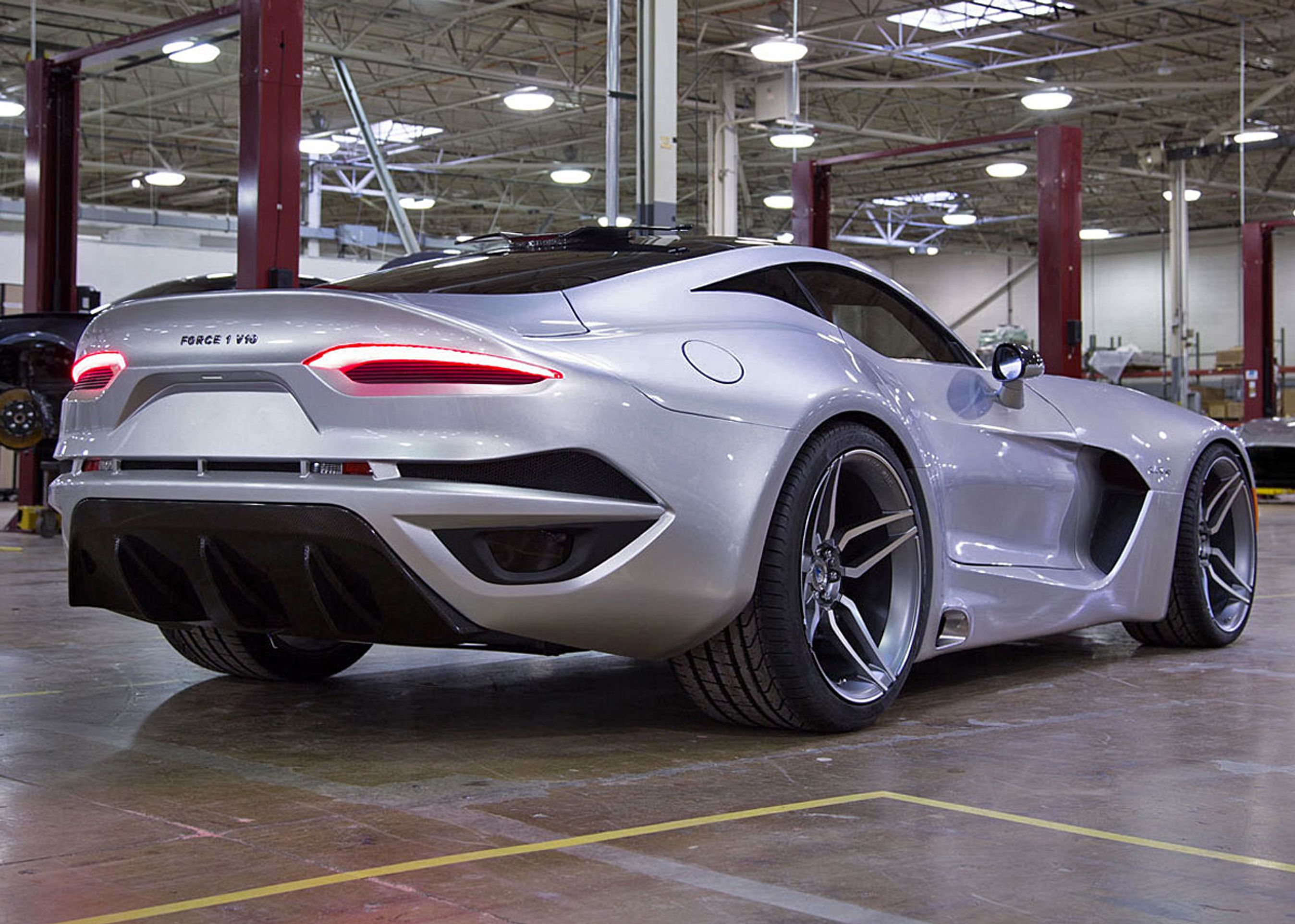 VLF Force 1 er baseret på Dodge Viper, men med eget kulfiberkarrosseri. Fotos: VLF Automotive