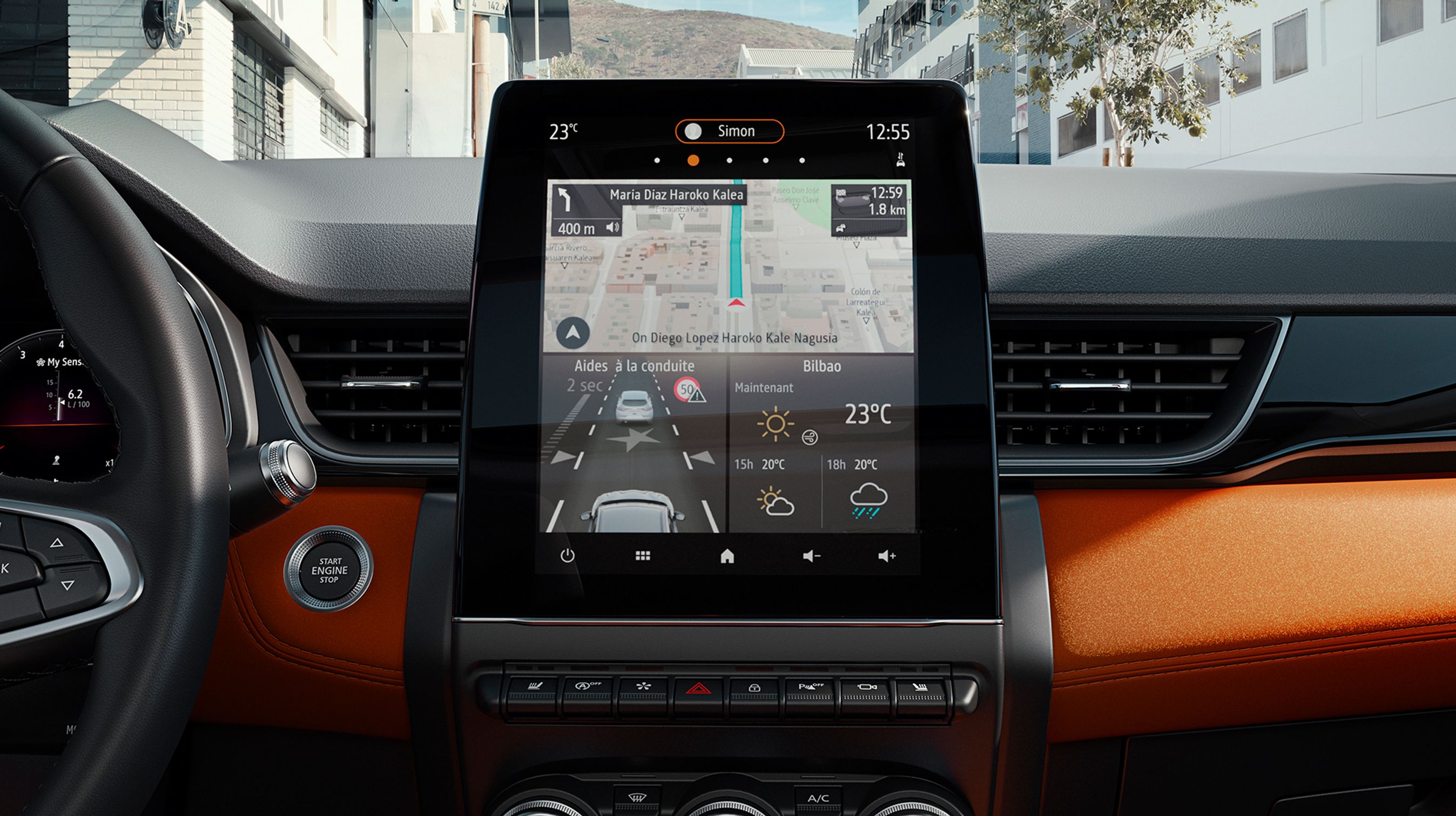 Den store lodretstående skærm er betydeligt forbedret i både hurtighed, størrelse og opløsning.