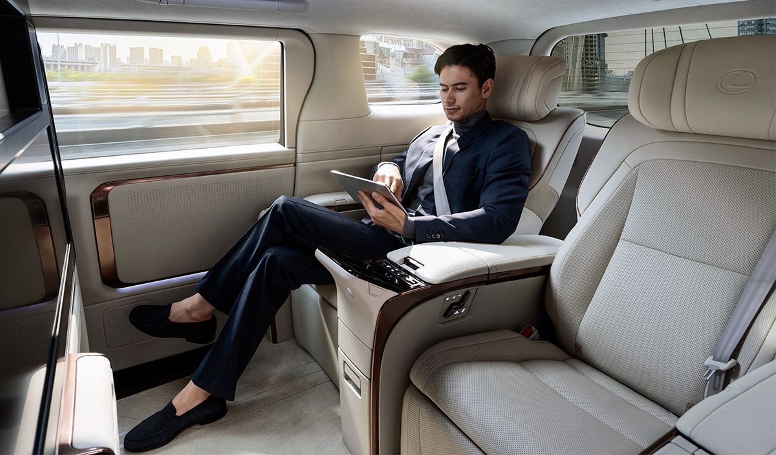 Luksusbagsædet i Lexus LM.