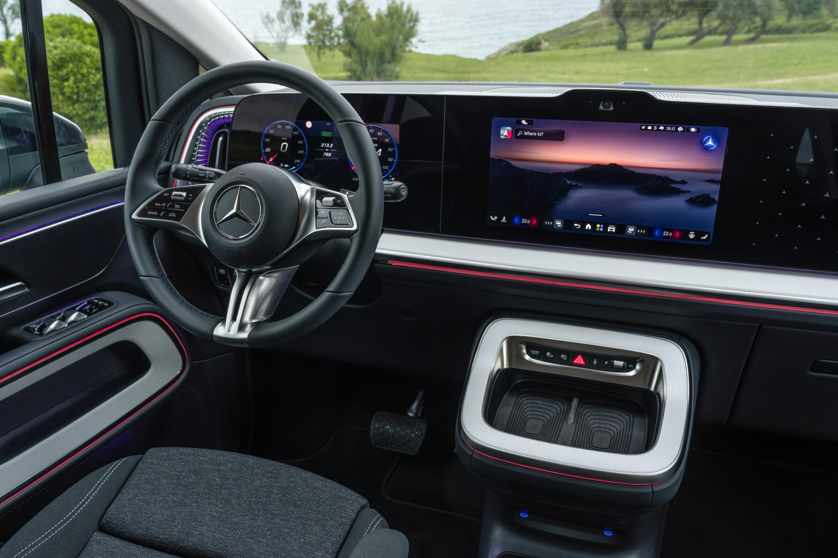 Førerpladsen i en Mercedes-Benz VLE