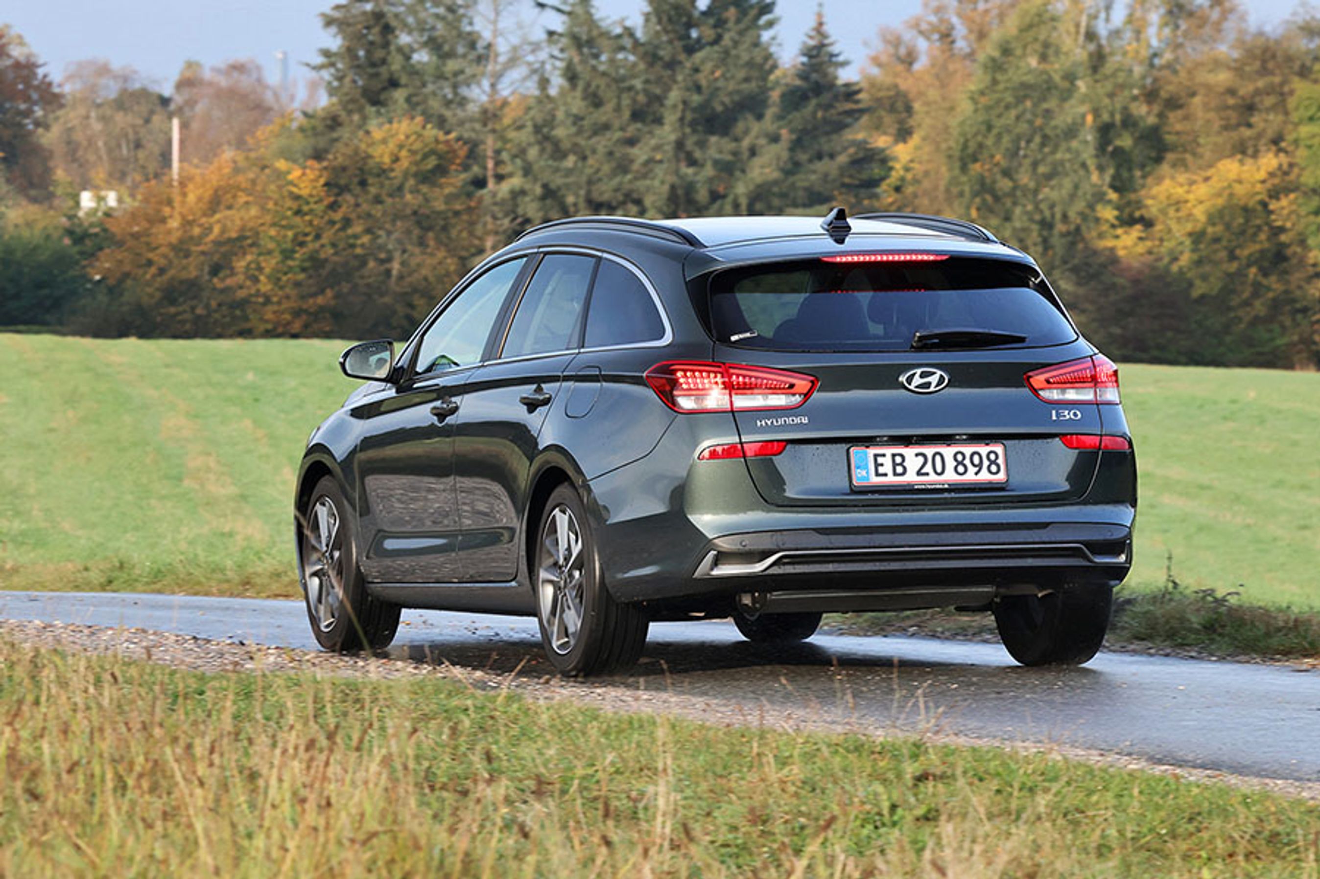 Hyundai i30 stationcar hører til en sjælden kategori af biler: En traditionel stationcar med benzinmotor til under 300.000 kr.