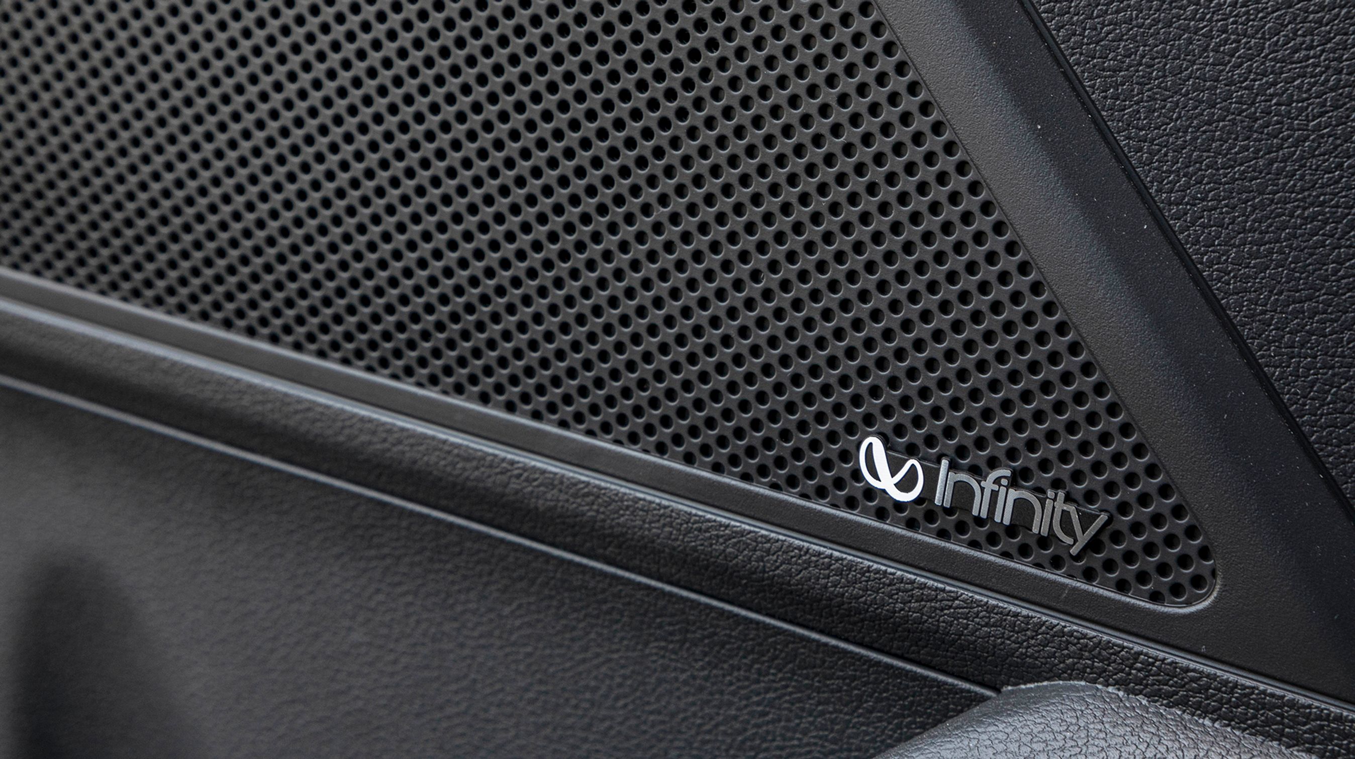 I dette højeste udstyrsniveau (Premium) får man et glimrende lydanlæg af mærket Infinity.