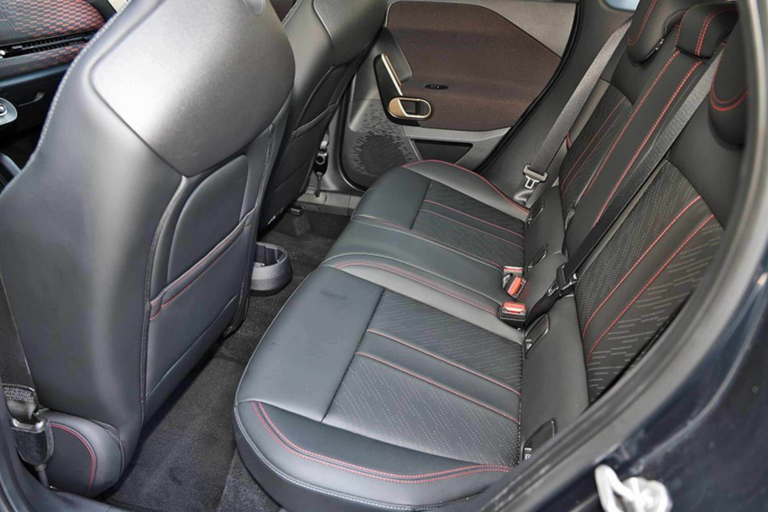 Bagsædet i en Mini Aceman