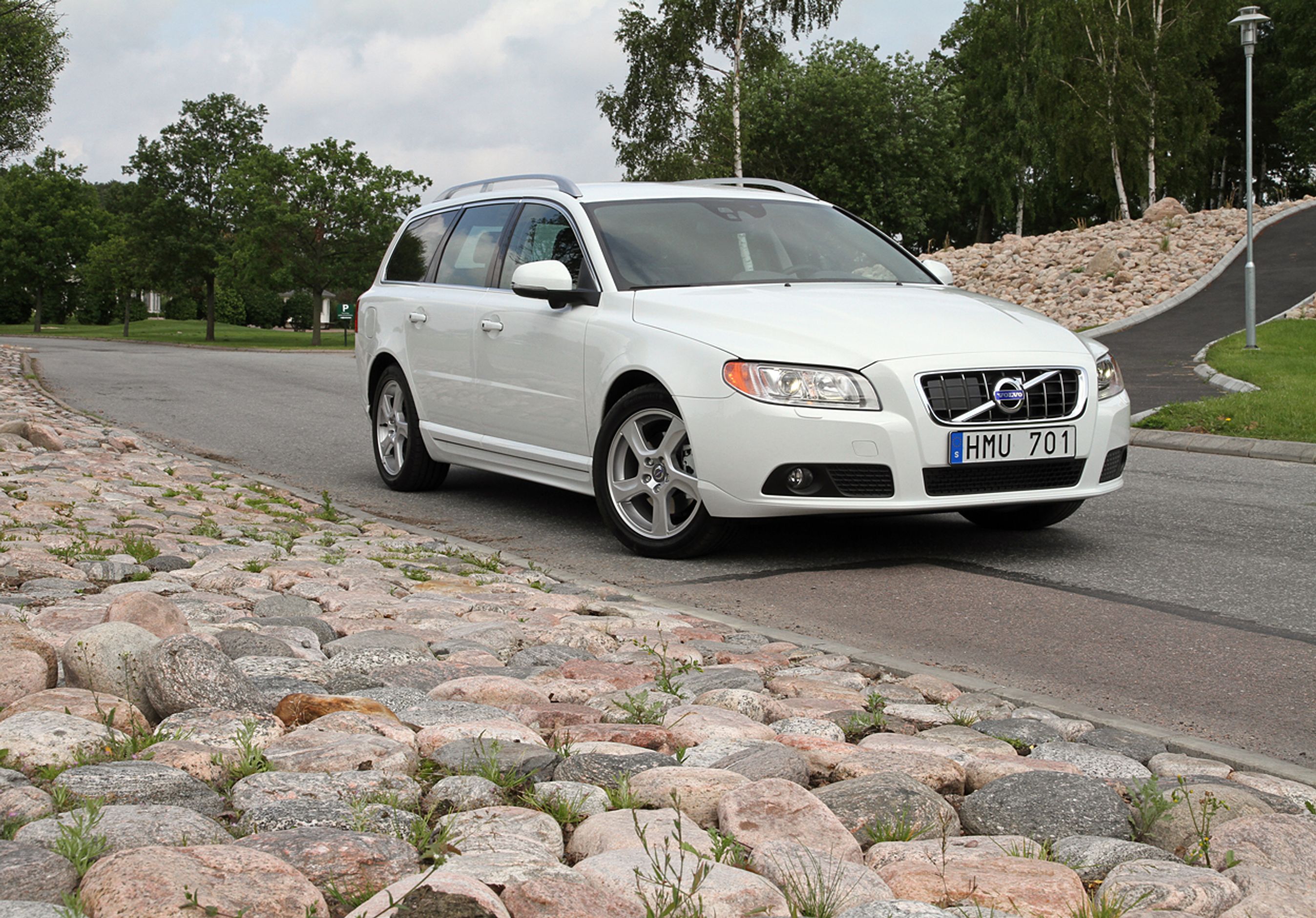 Udvendigt er der stort set ingen synlig fornyelse på 2012-udgaven, som dog kendes ved, at blinklyset nu sidder i sidespejlet.