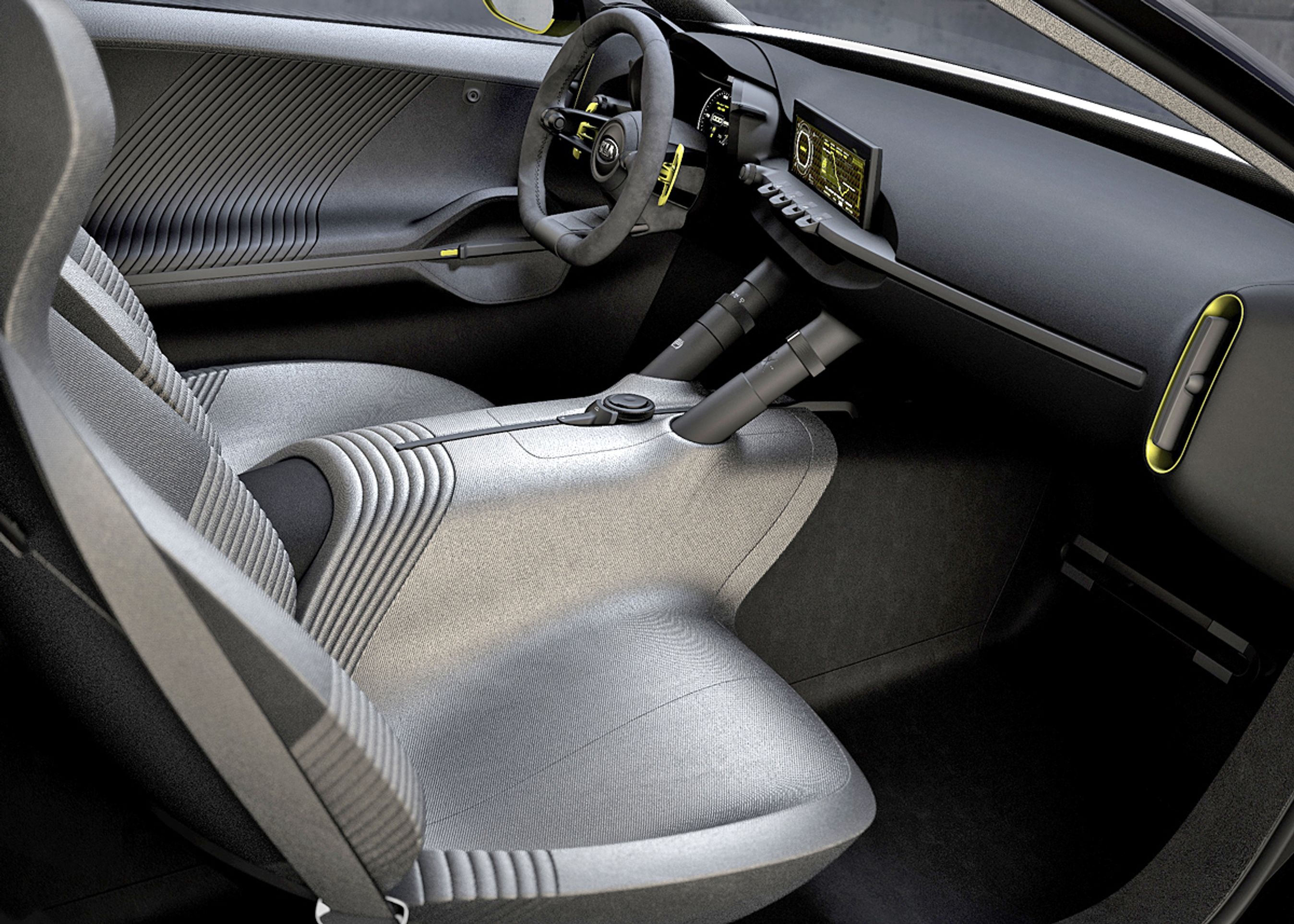 Kabinen er i enkel stil med store ubrudte flader. Bemærk den store, gennemgående midterkonsol og de usædvanlige fartgreb. 