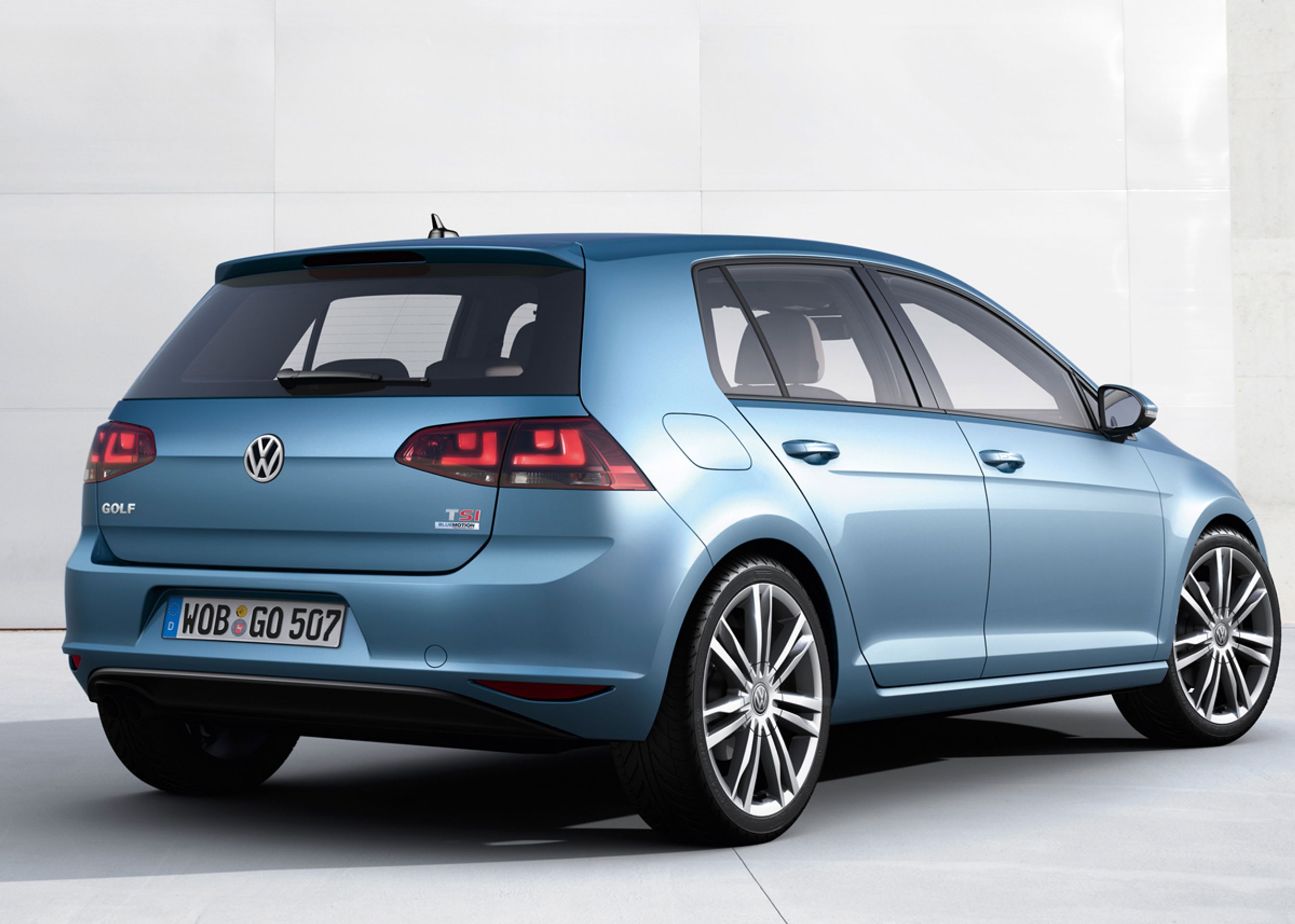 Klassisk Golf: Trods moderat vokseværk fremstår Golf stadig som en kompakt, dynamisk bil. Den brede bageste hjørnestolpe er som i alle seks foregående generationer et vigtigt designelement.