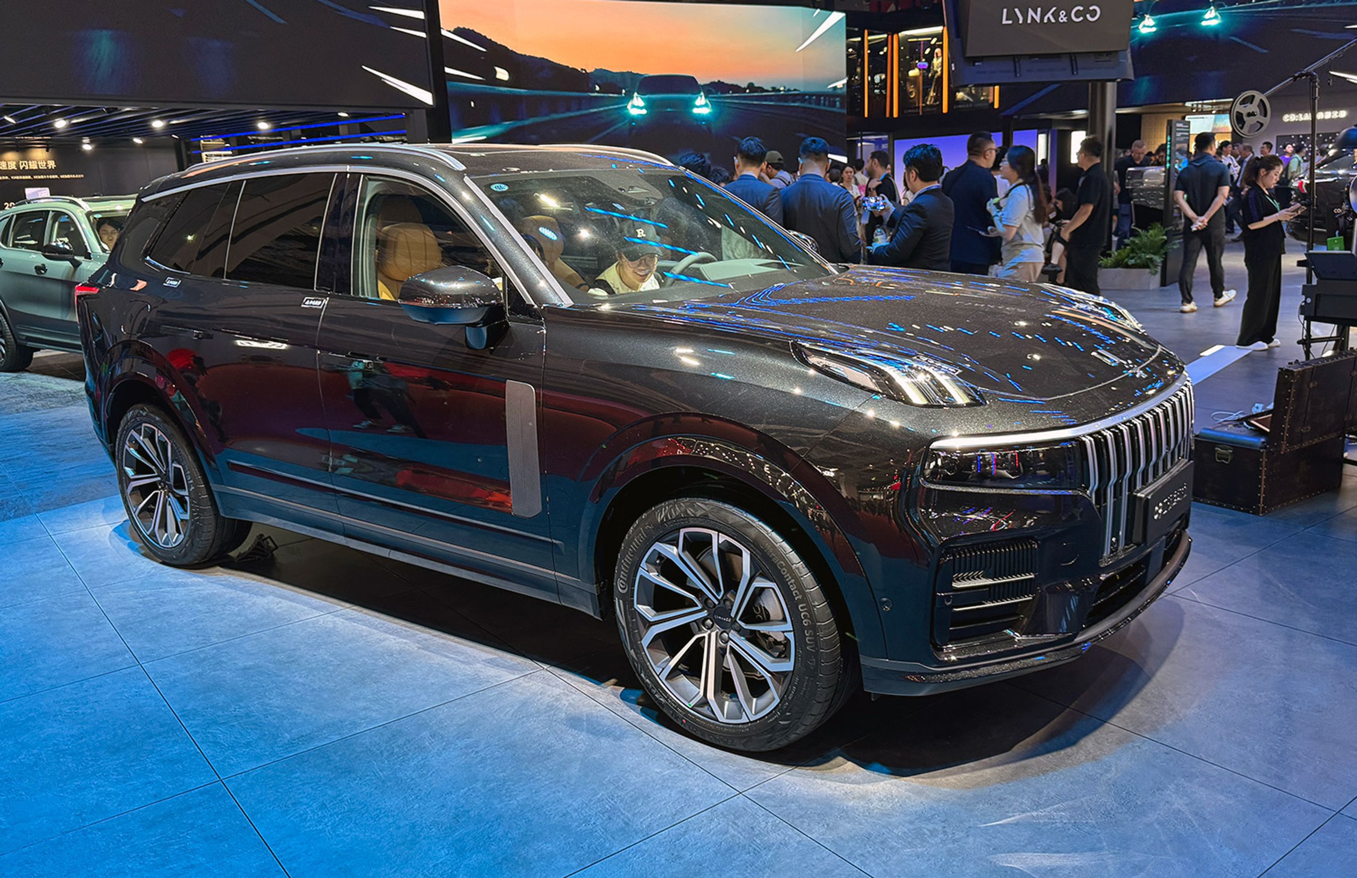 Lynk & Co fra Geely-koncernen ligger fortsat underdrejet med sin europæiske ekspansion. Et af mærkets nyeste modeller er denne syvpersoners 09.