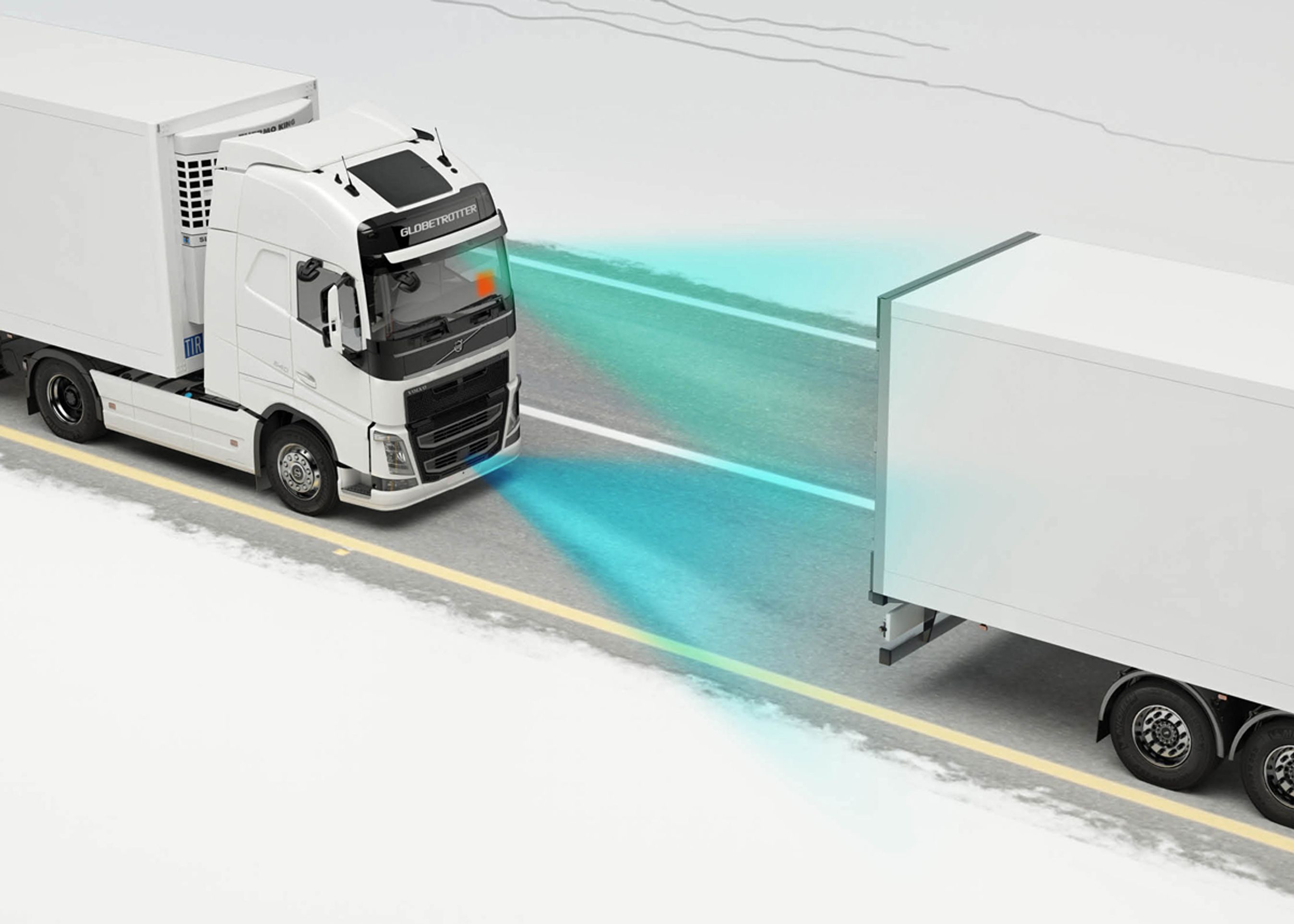 Nødbremsen hos Volvo Lastvogne er særlig avanceret og præcis, da den både arbejder med radar og kamera. 