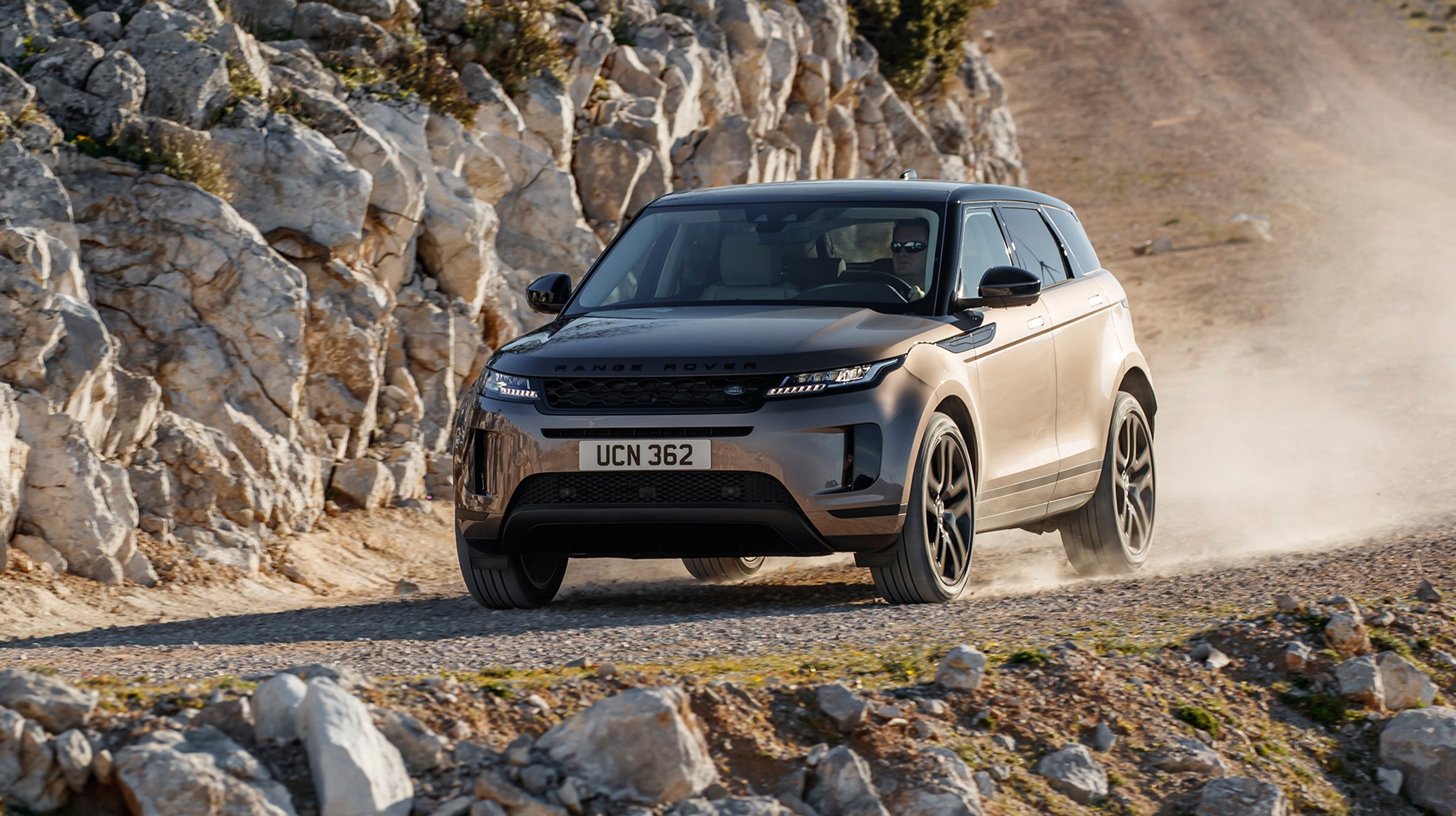 Range Rover Evoque er klar i sin anden generation. Designet er stadig imponerende, og indvendigt er bilen vokset.