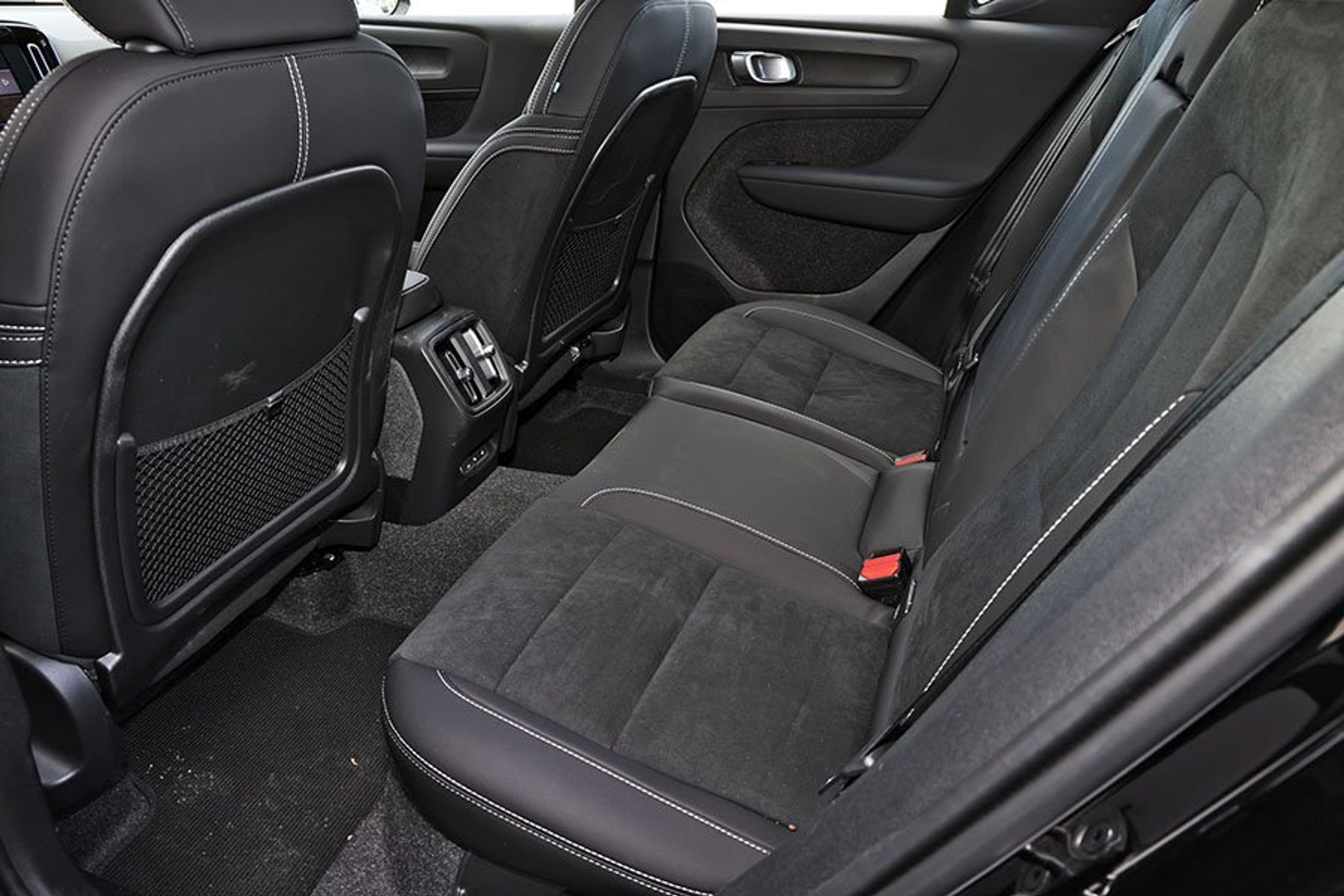 Bagsædet i en Volvo EX40