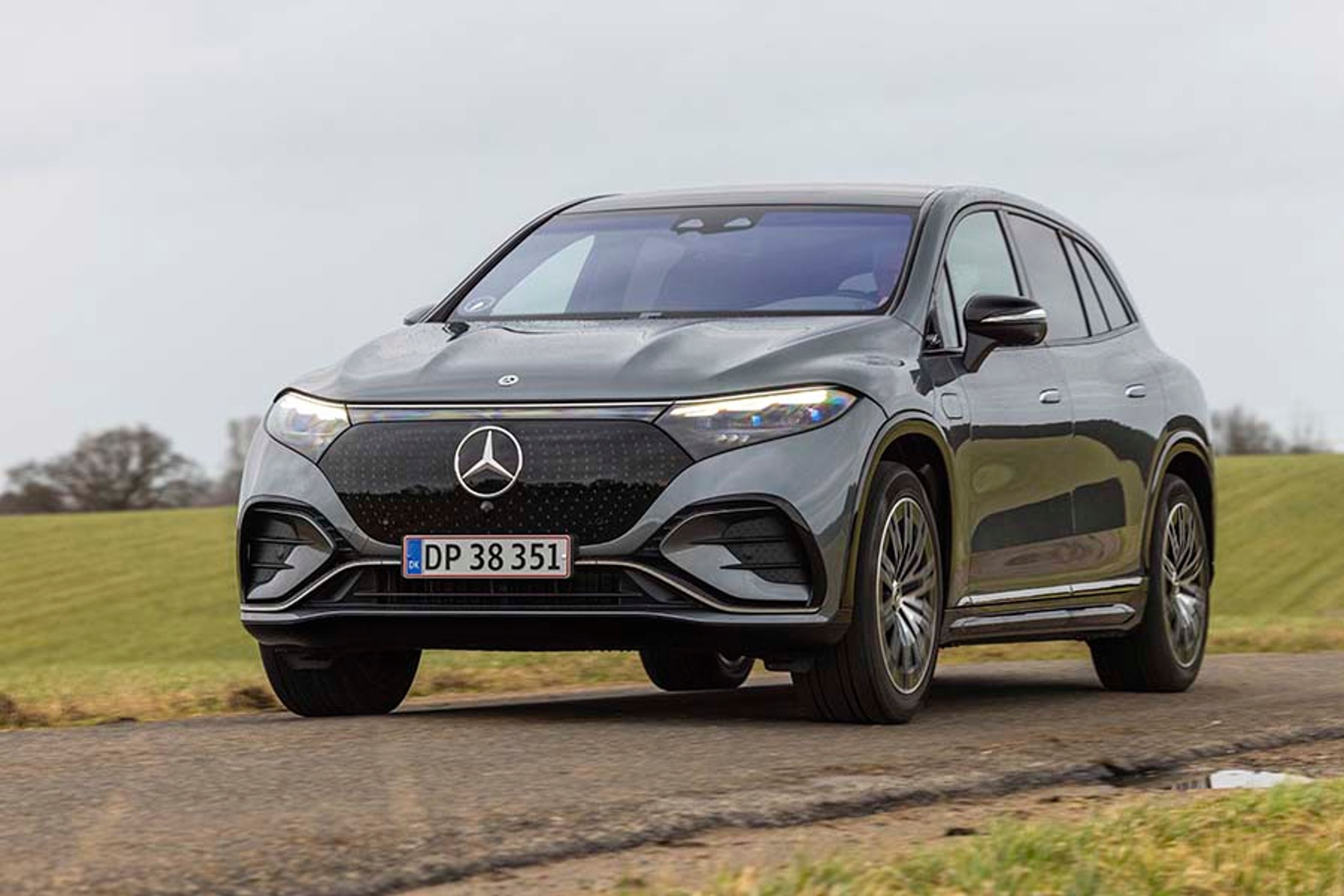 Mercedes-EQ EQS SUV er en enorm bamse, som er over fem meter lang, næsten to meter bred og næsten 180 cm høj.