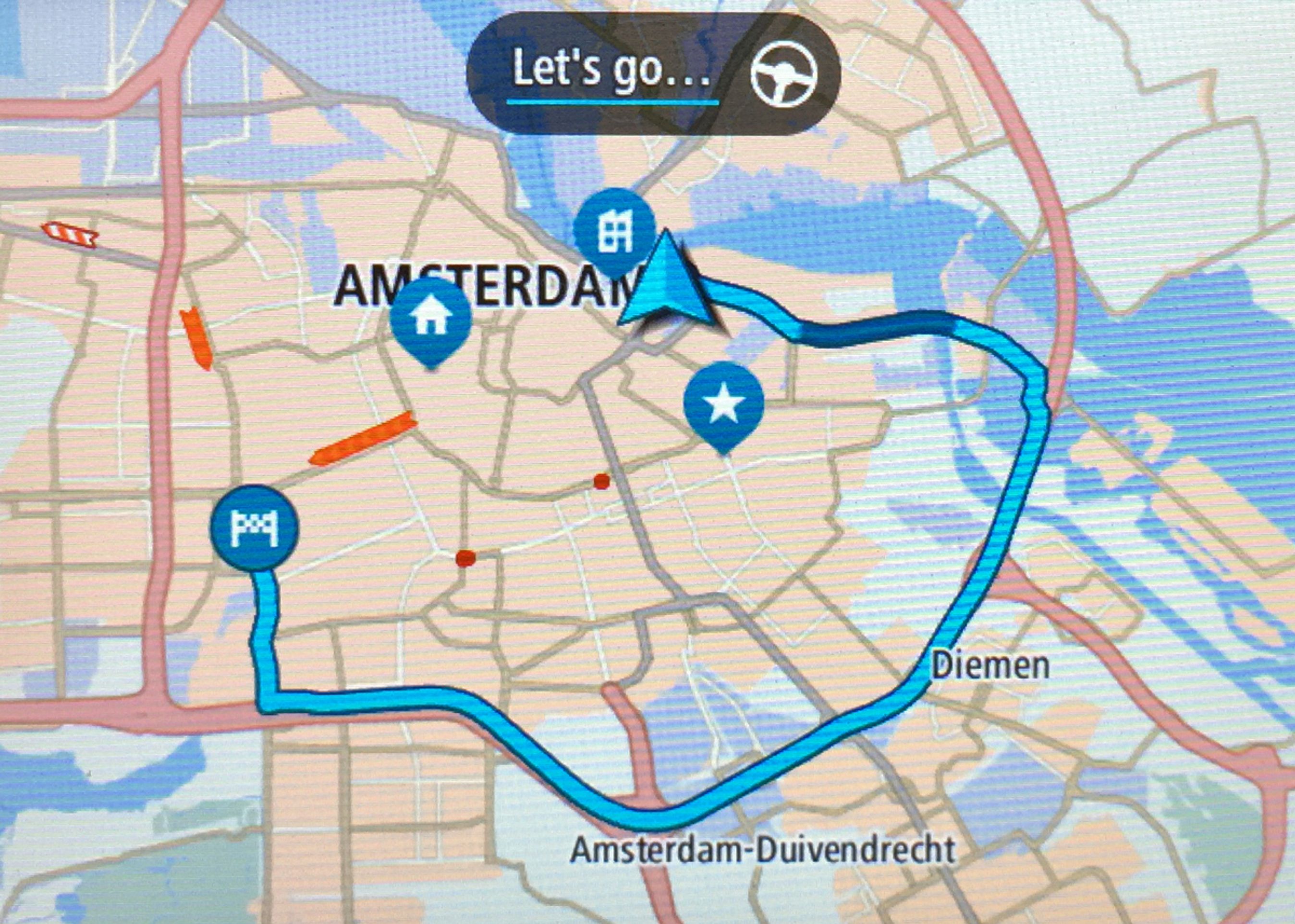 Når GPS-enheden modtager adressen, starter den automatisk med rutevejledning.
