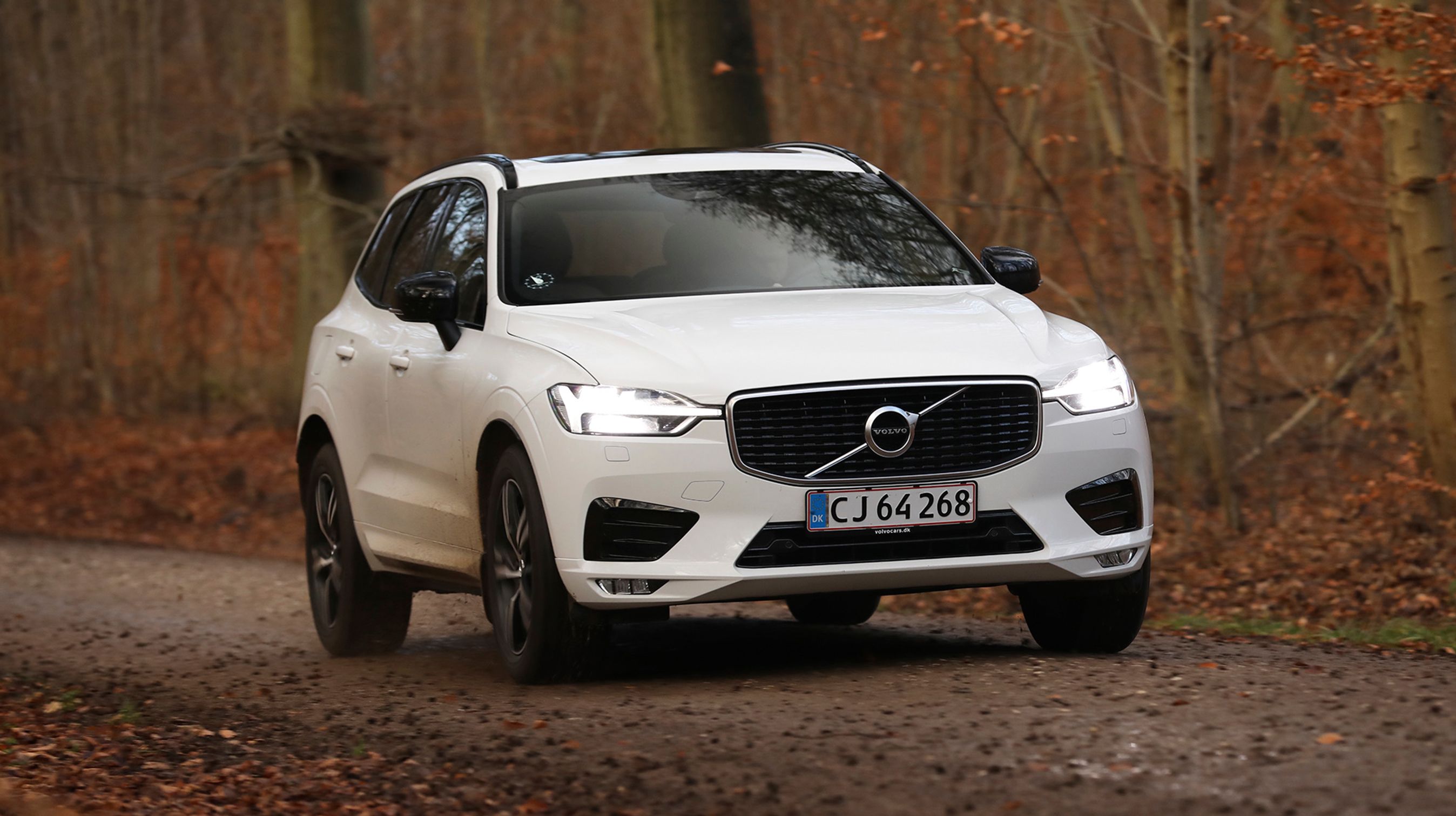 Volvo XC60 fås nu som mild-hybridbil med en dieselmotor, der er koblet sammen med en 48-Volt elmotor. Det øger køreglæden og mindsker forbruget.