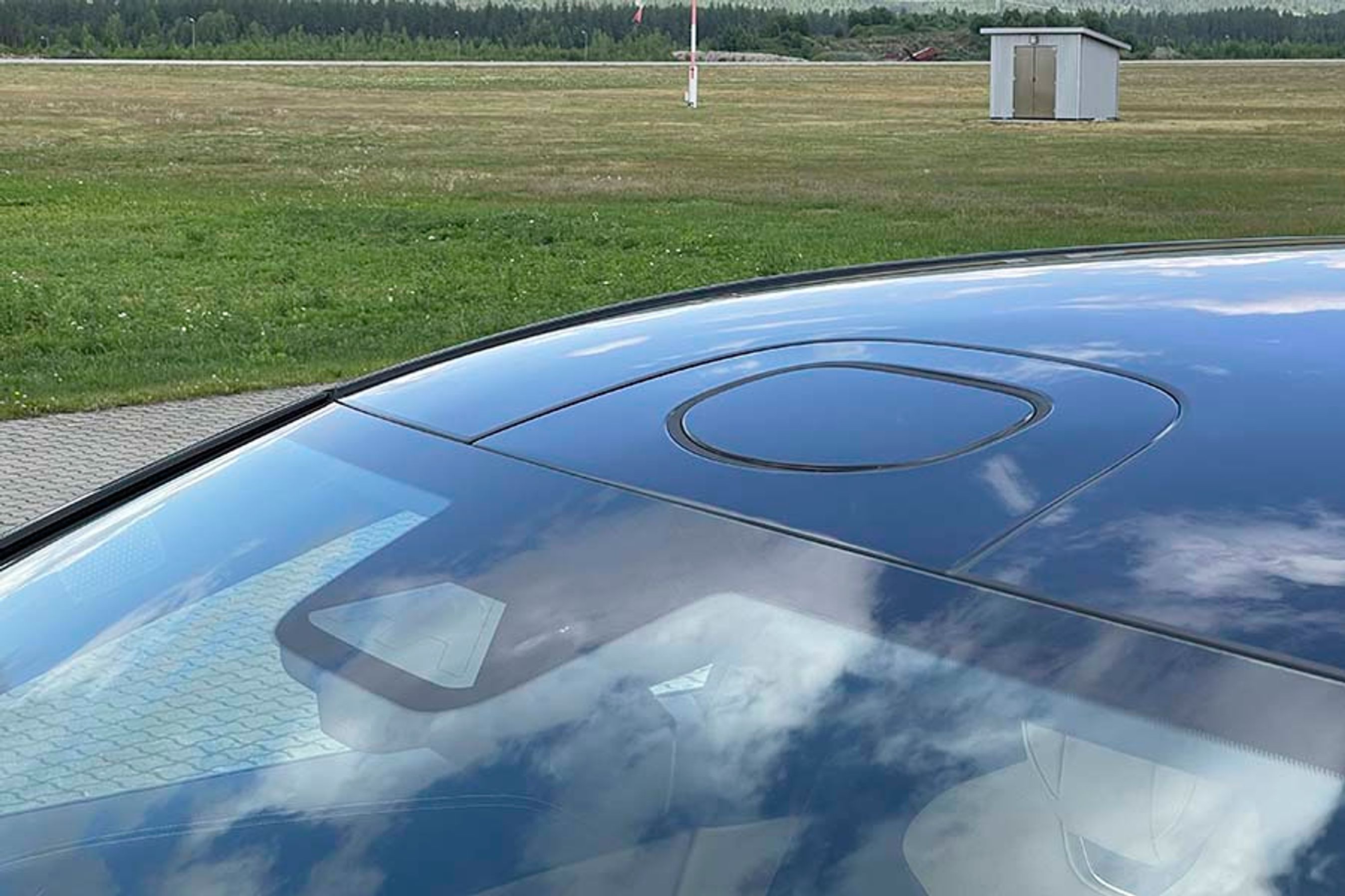 Eletre har hele fire lidar-sensorer. Denne sidder i taget og kører op, når der er brug for det.