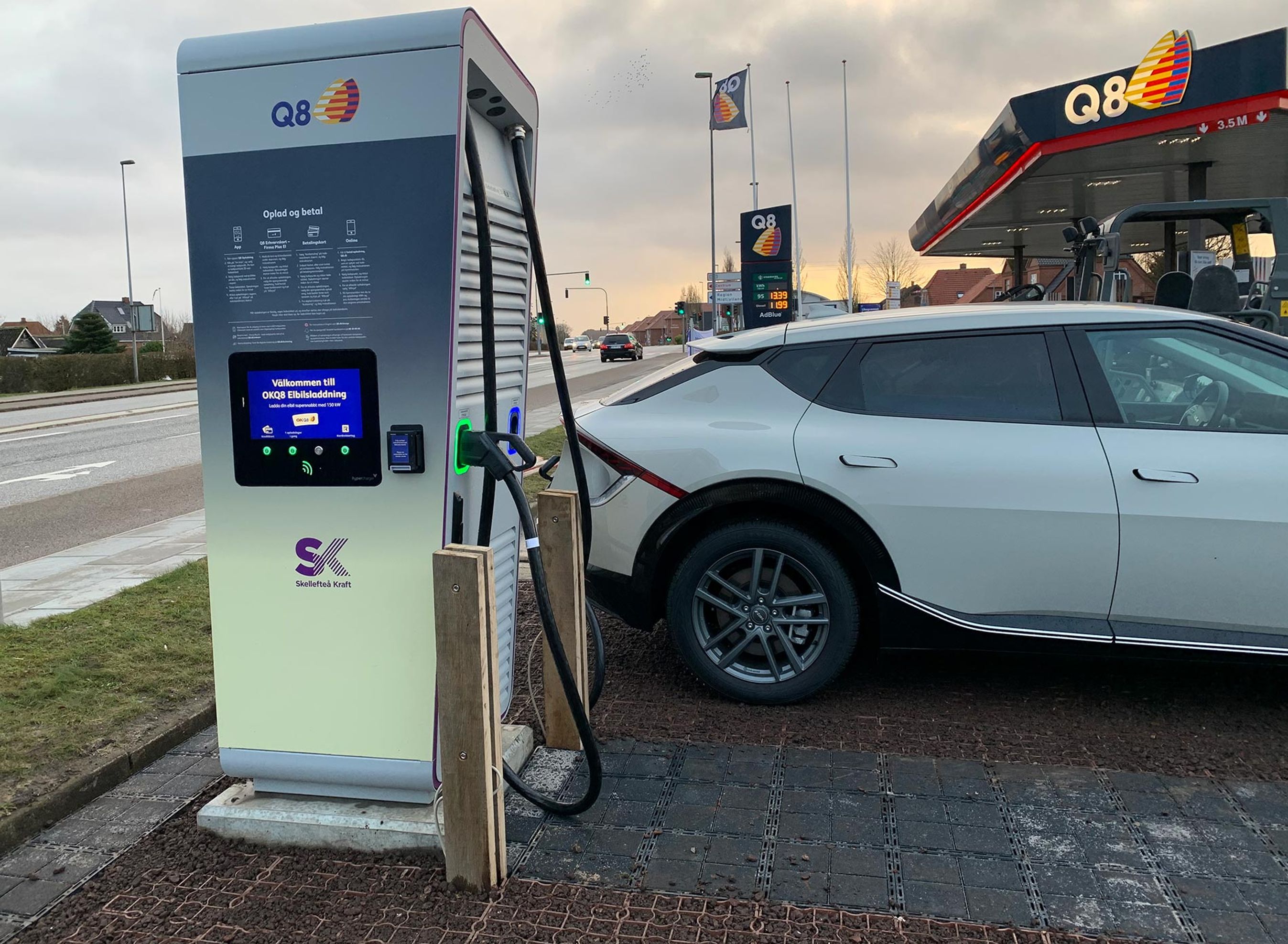 Q8 har indviet sin første lynlader.