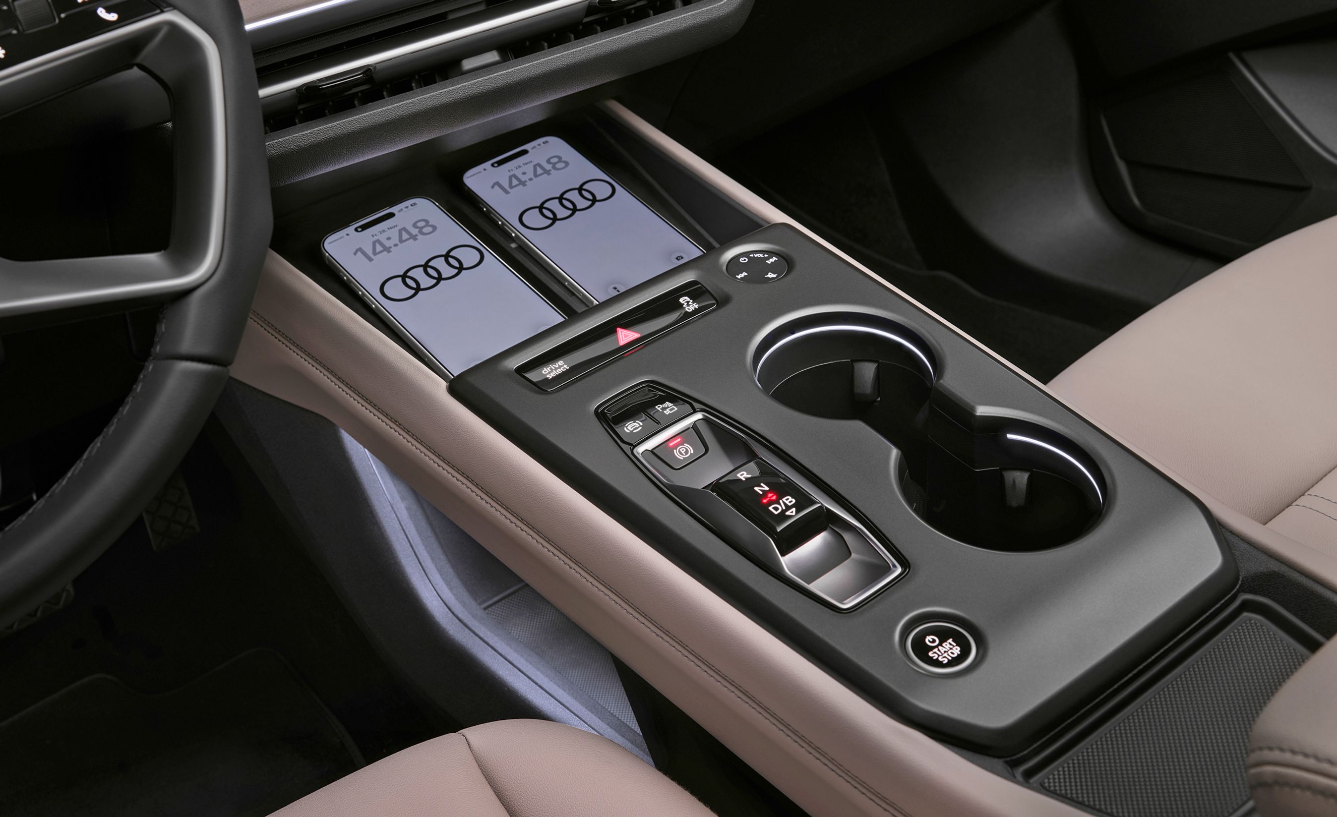 Midterkonsollen i Audi Q4.