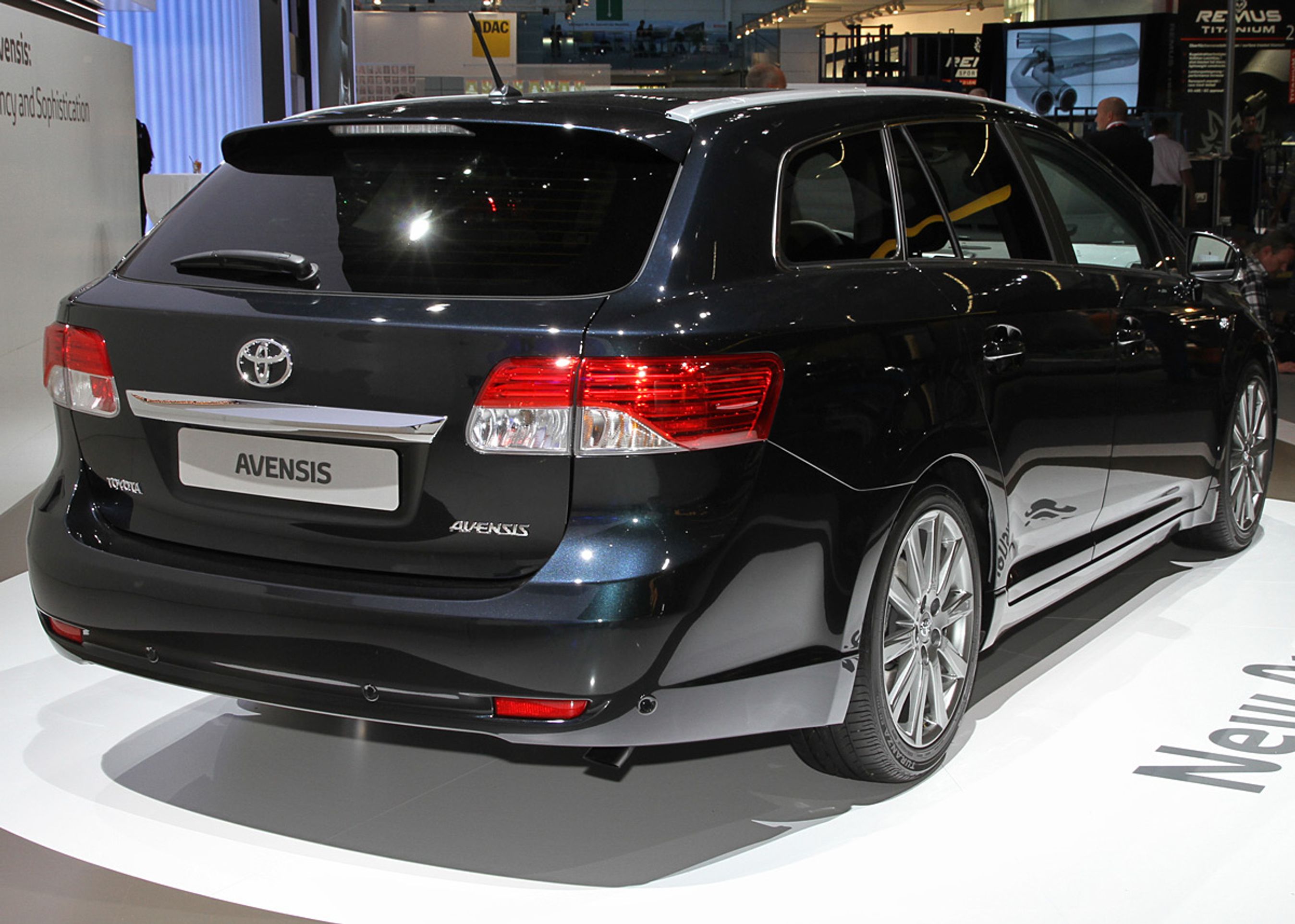 Stationcaren er også fornyet bagtil, inkl. nye lygter og nyt bagskørt.