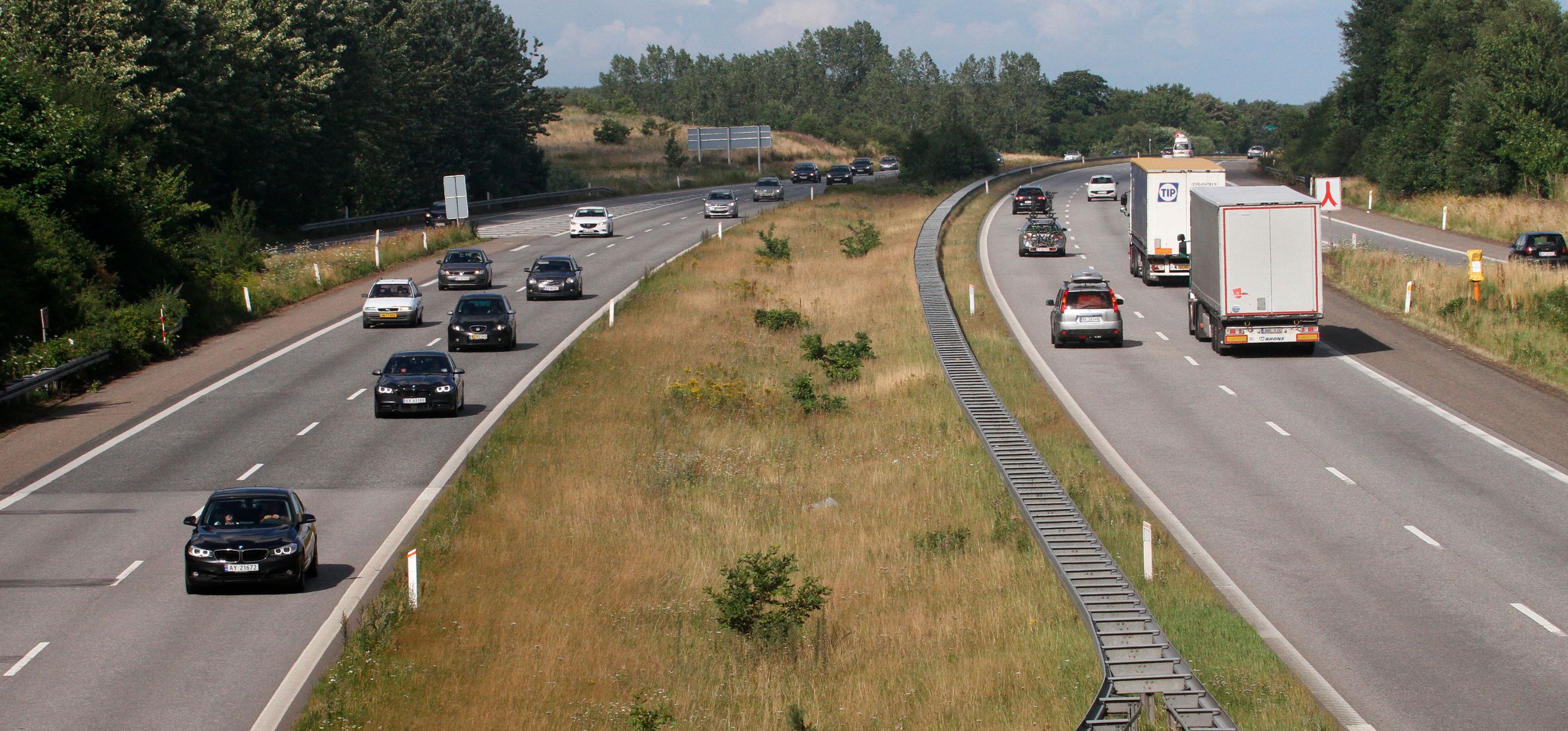 Midterrabatten på E45 ombygges til kørespor.