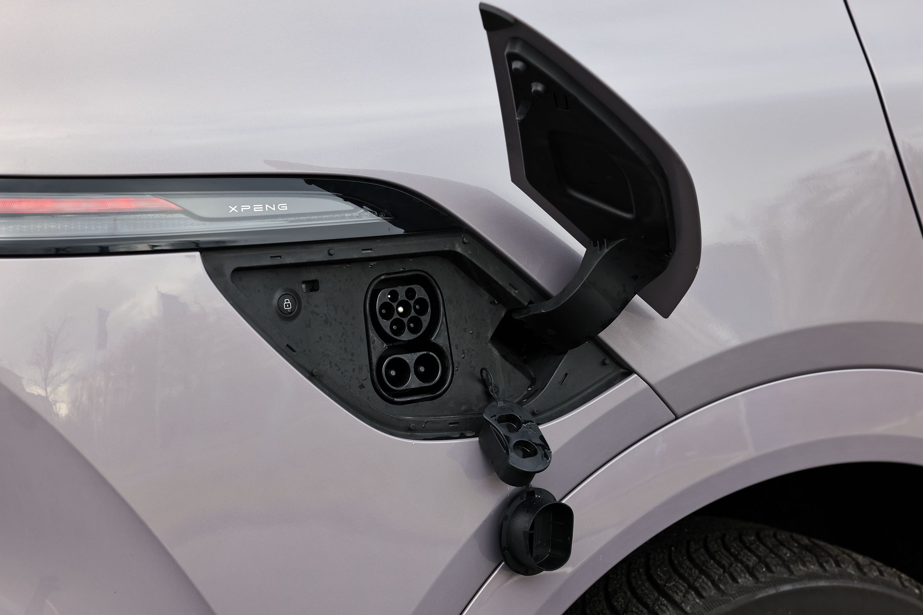 Ladestik til en Xpeng G6 Performance 2026. 