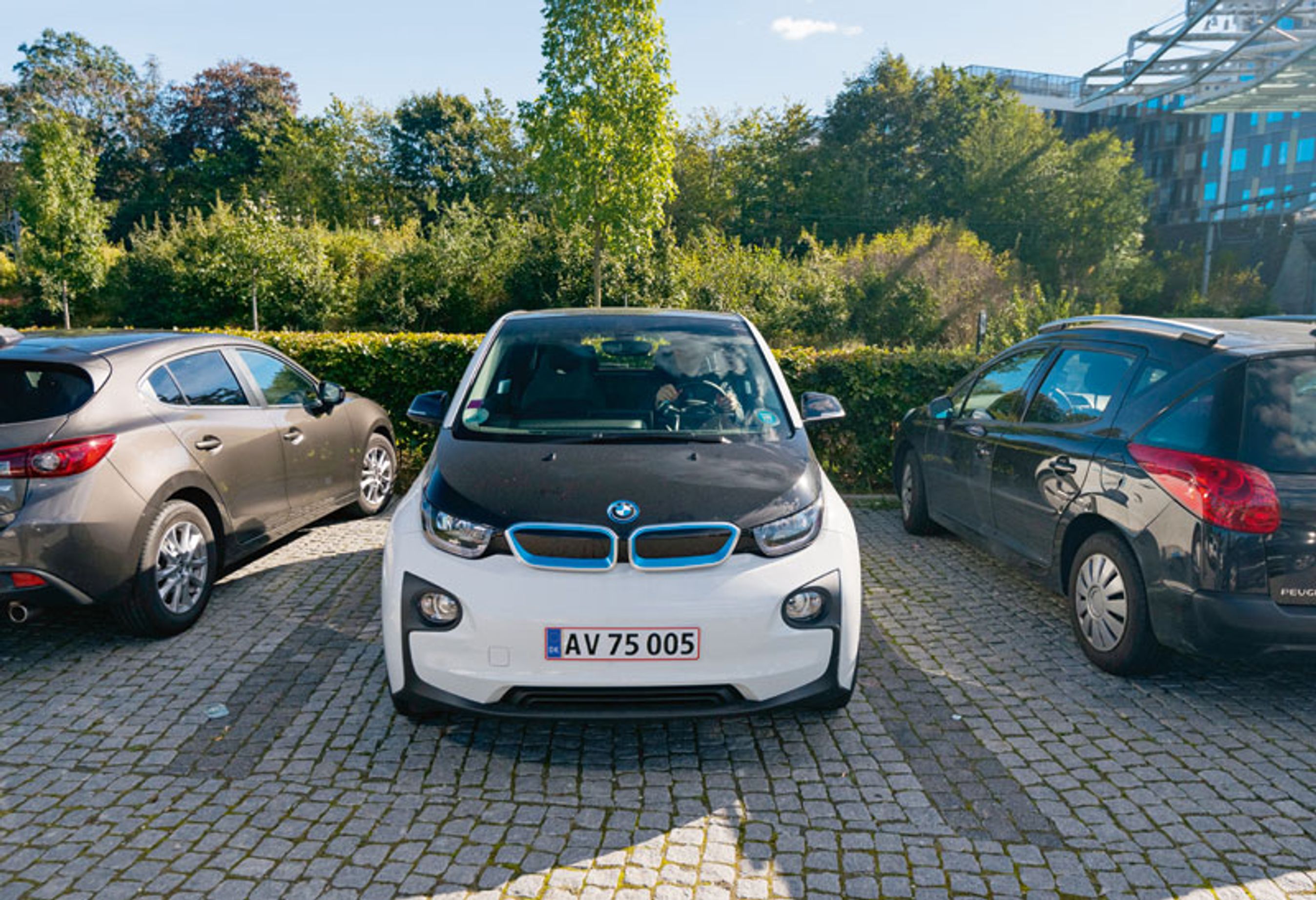 Drive Now benytter den firepersoners BMW i 3, der både er velkørende og særdeles hurtig i accelerationen. Foto: Karsten Bidstrup