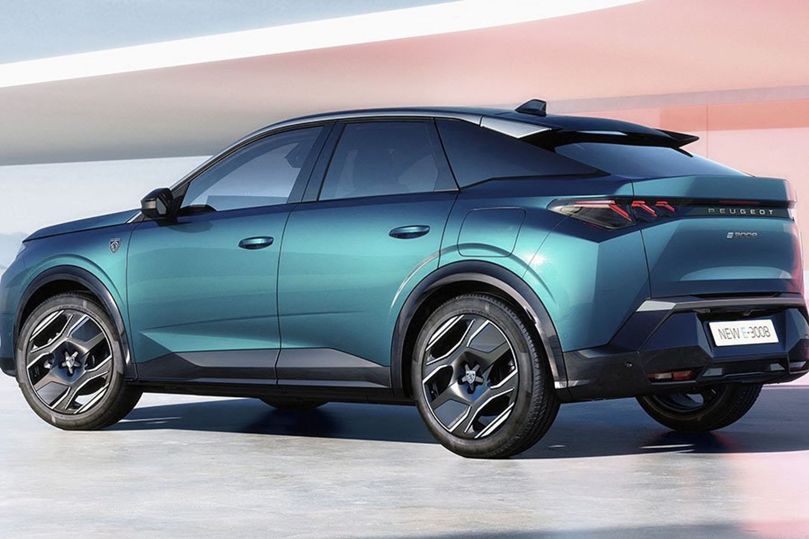 Peugeot E-3008